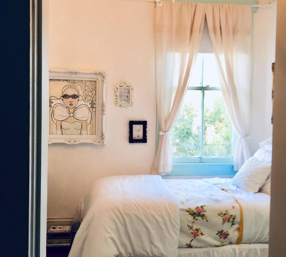 4br 3 Ba Huge, Balcony, Cemetery, Streetcar Sleeps 8! * New Orleans