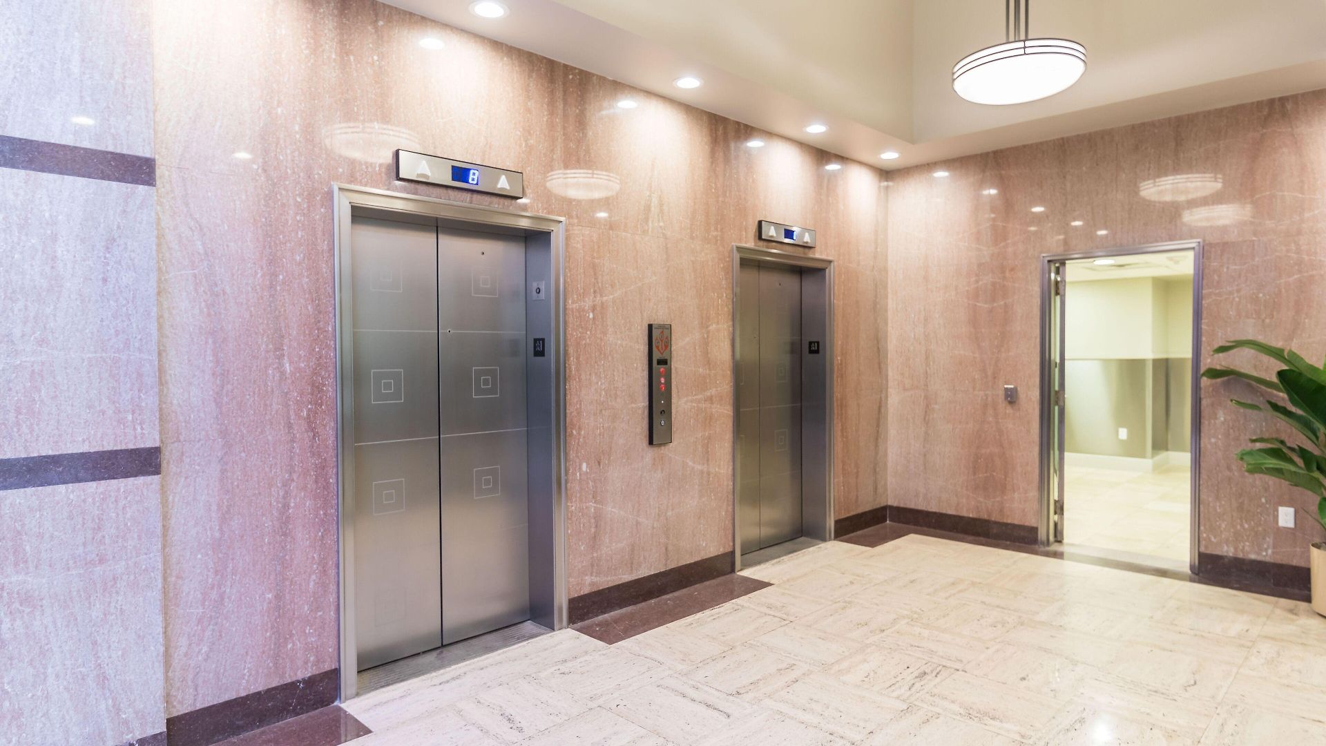 Spacious 4br Luxury Steps To French Quarter 4*