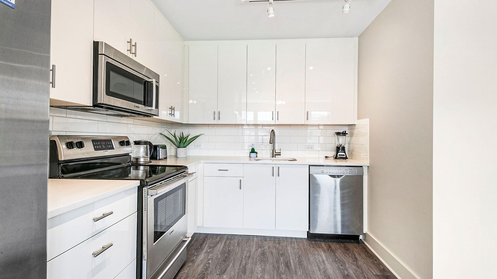 Spacious 4br Luxury Steps To French Quarter