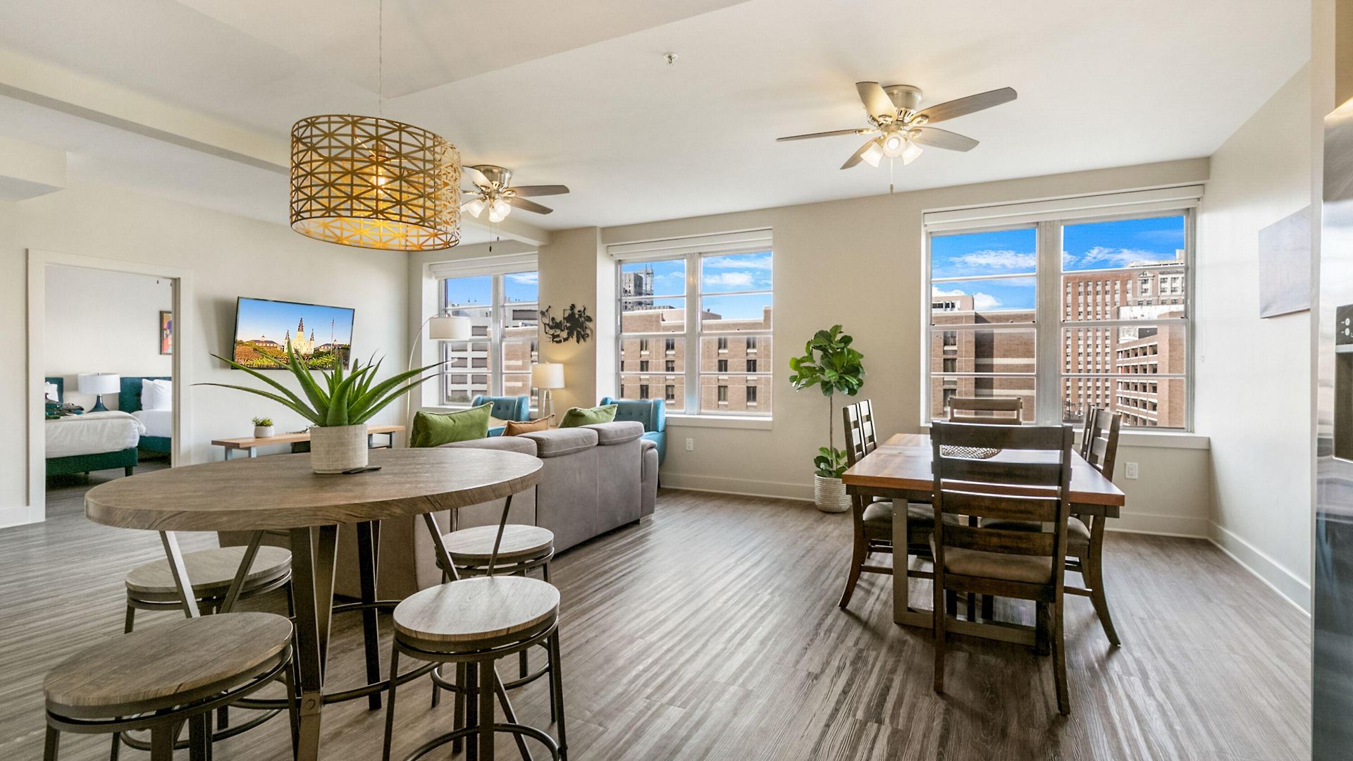 Spacious 4br Luxury Steps To French Quarter Aparthotel New Orleans