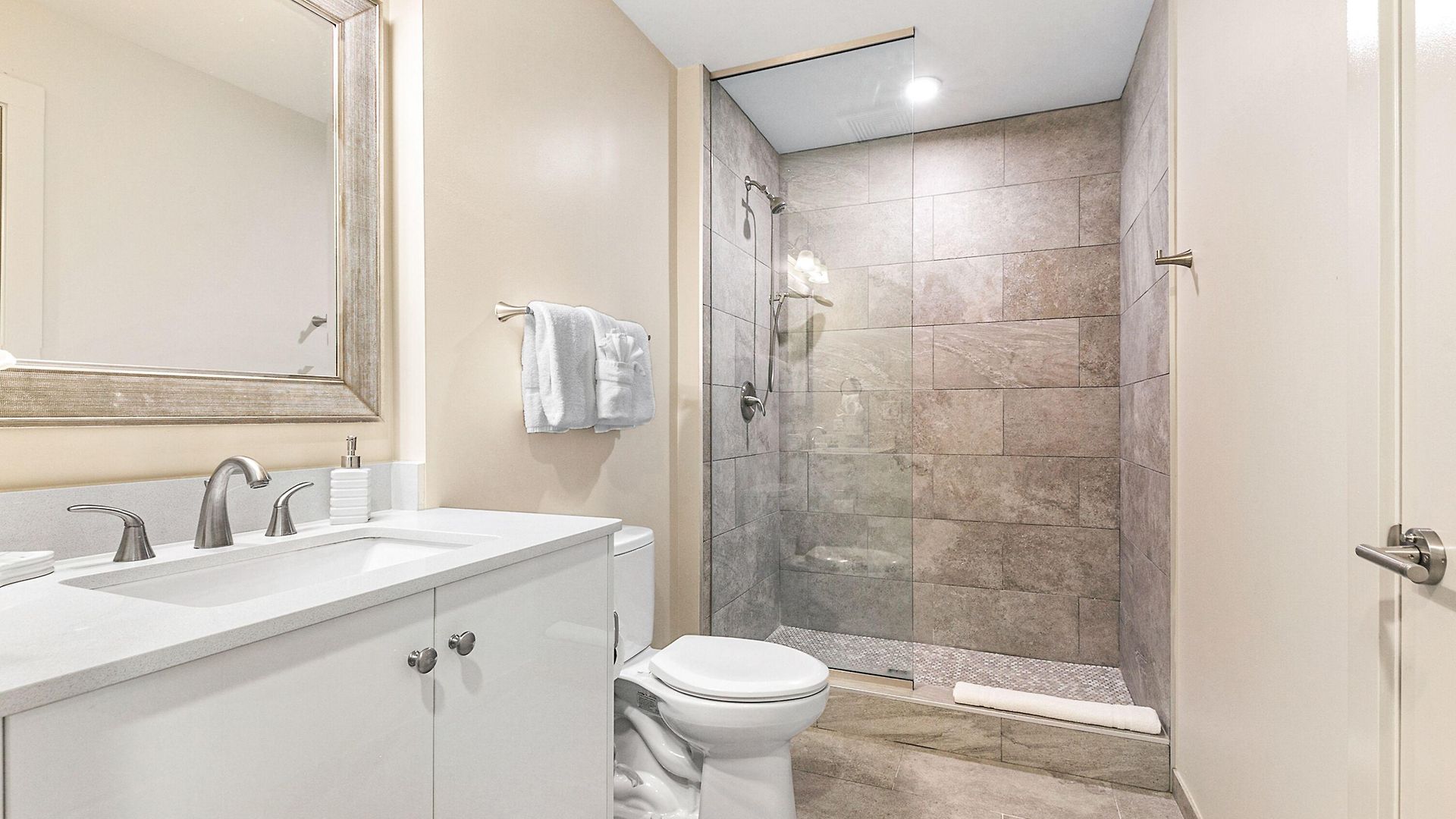 Spacious 4br Luxury Steps To French Quarter