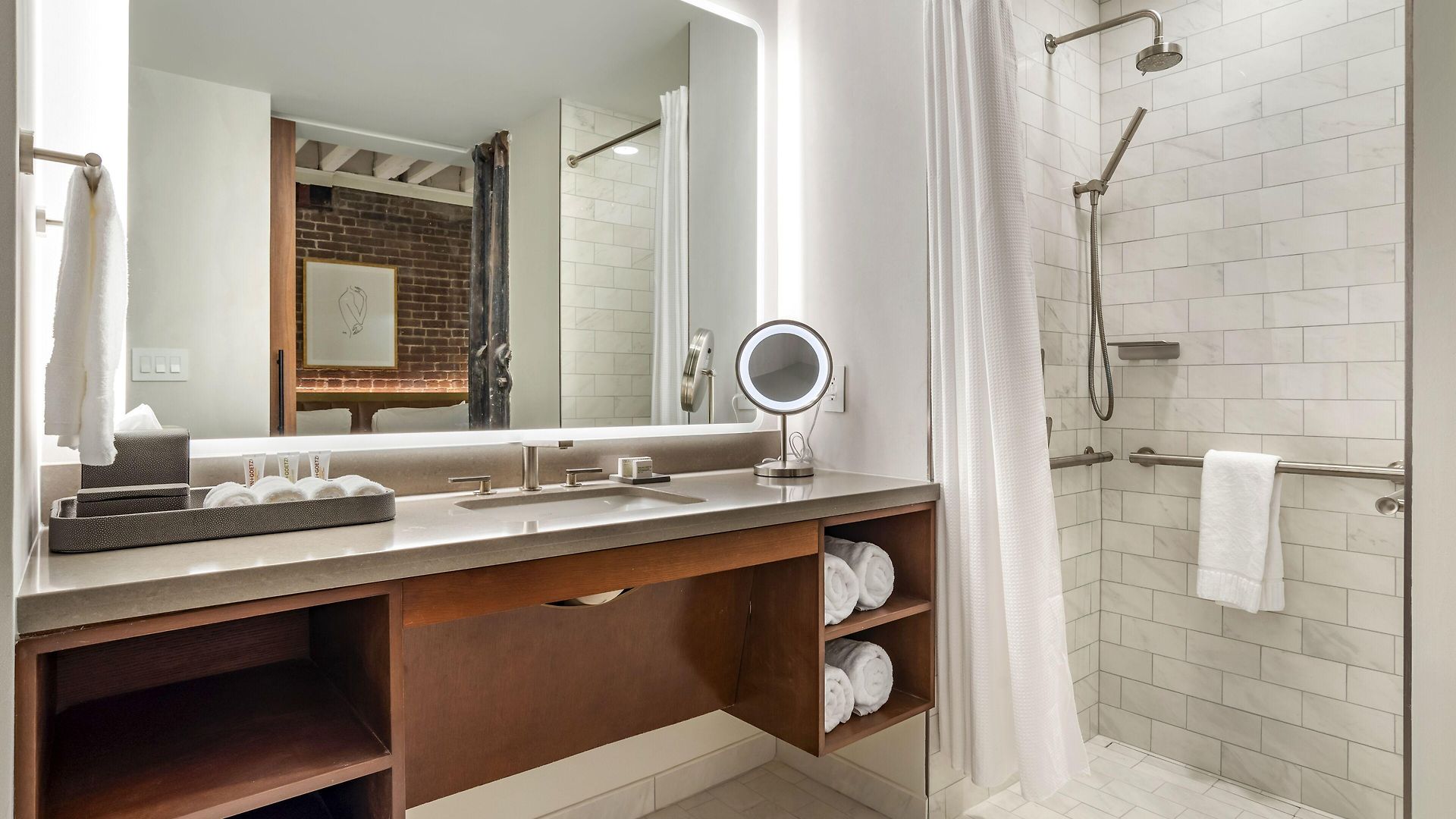 One11 Hotel 4*