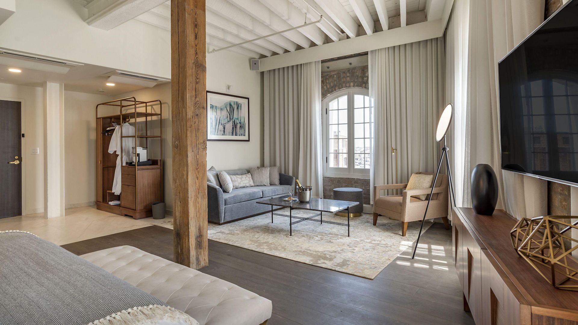 Hotel One11