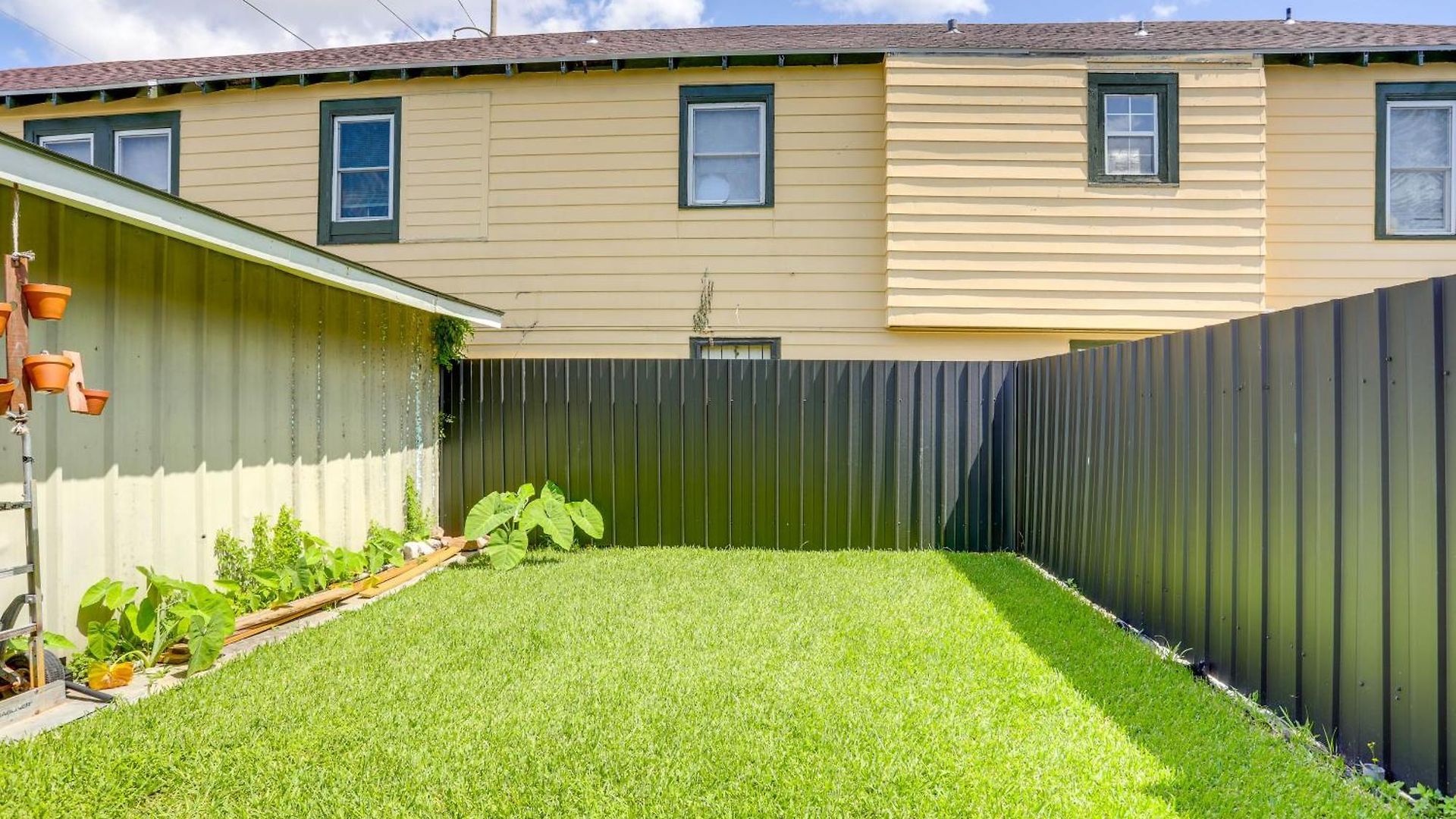 Family W/ Fenced Backyard In New Orleans! Holiday home