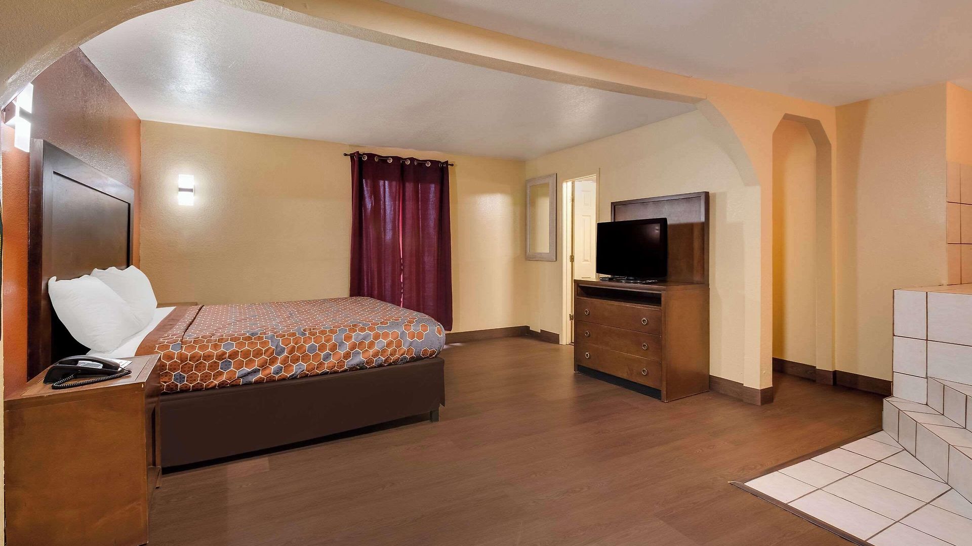 Hotel Relax Inn & Suites