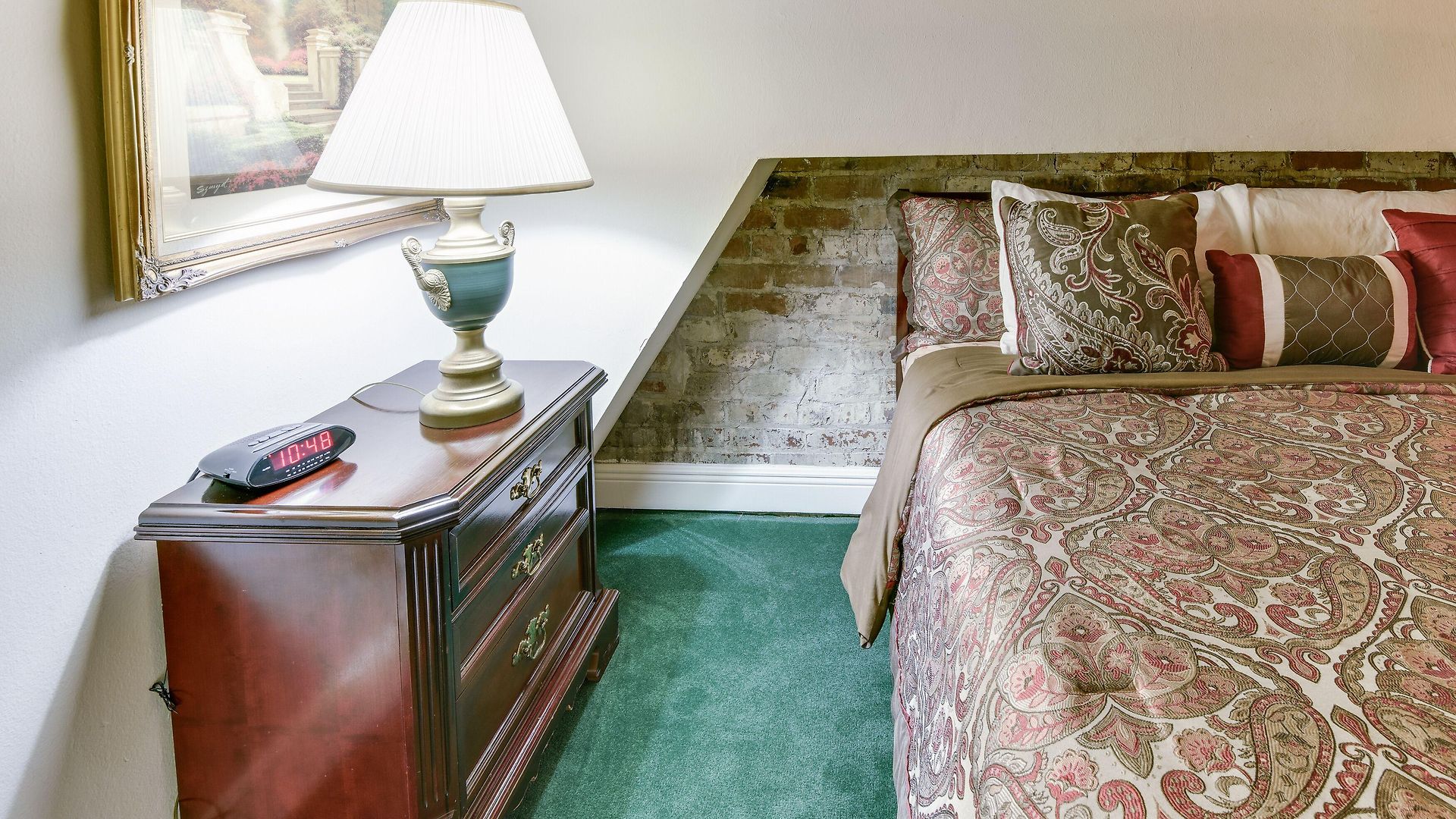 Plaza Downtown Hotel 3*
