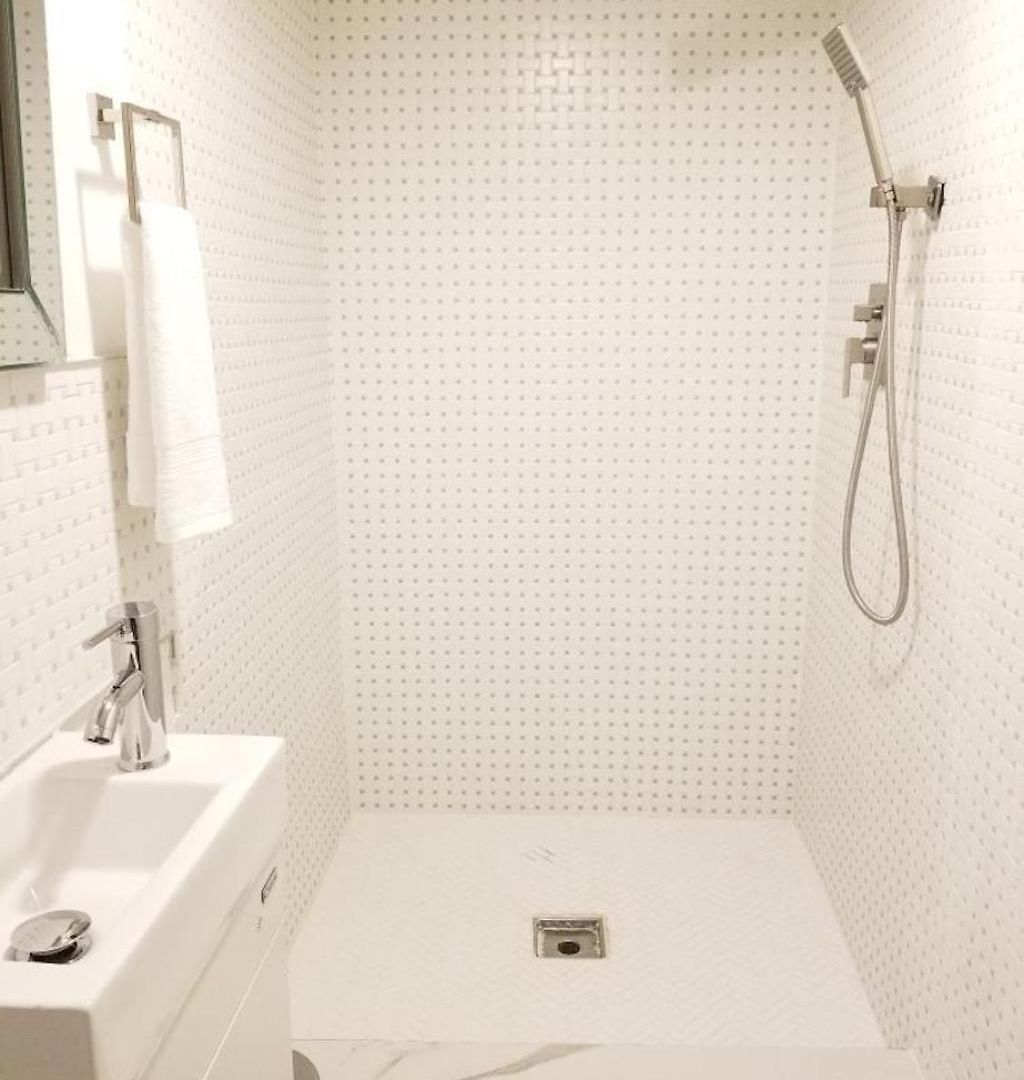 Hotel 7 Br- Sleeps 15! Famous Lakefront Amazing Property! 4*