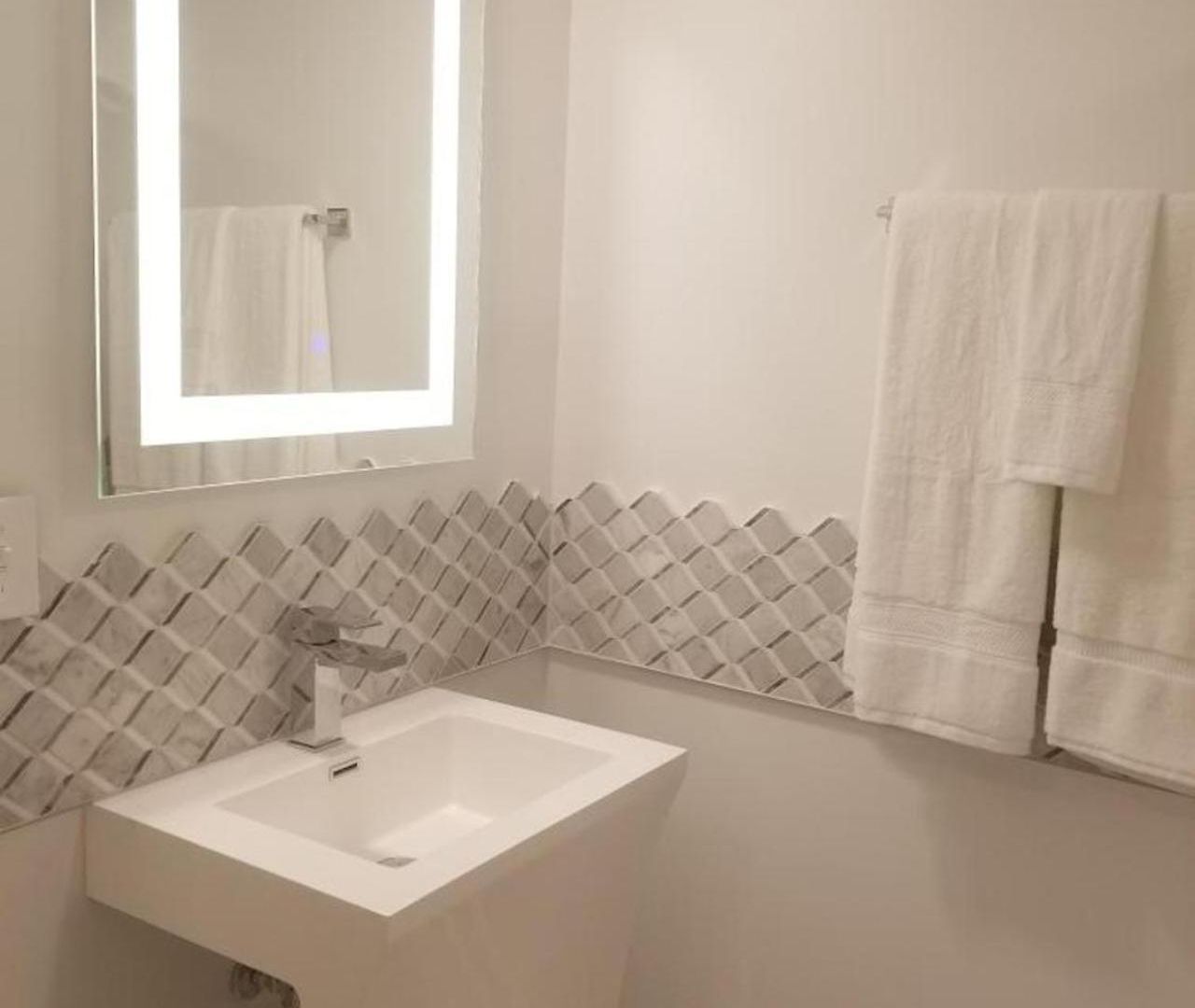 7br- Sleeps 15! Celebrity Villa! Great Rates!! 4*