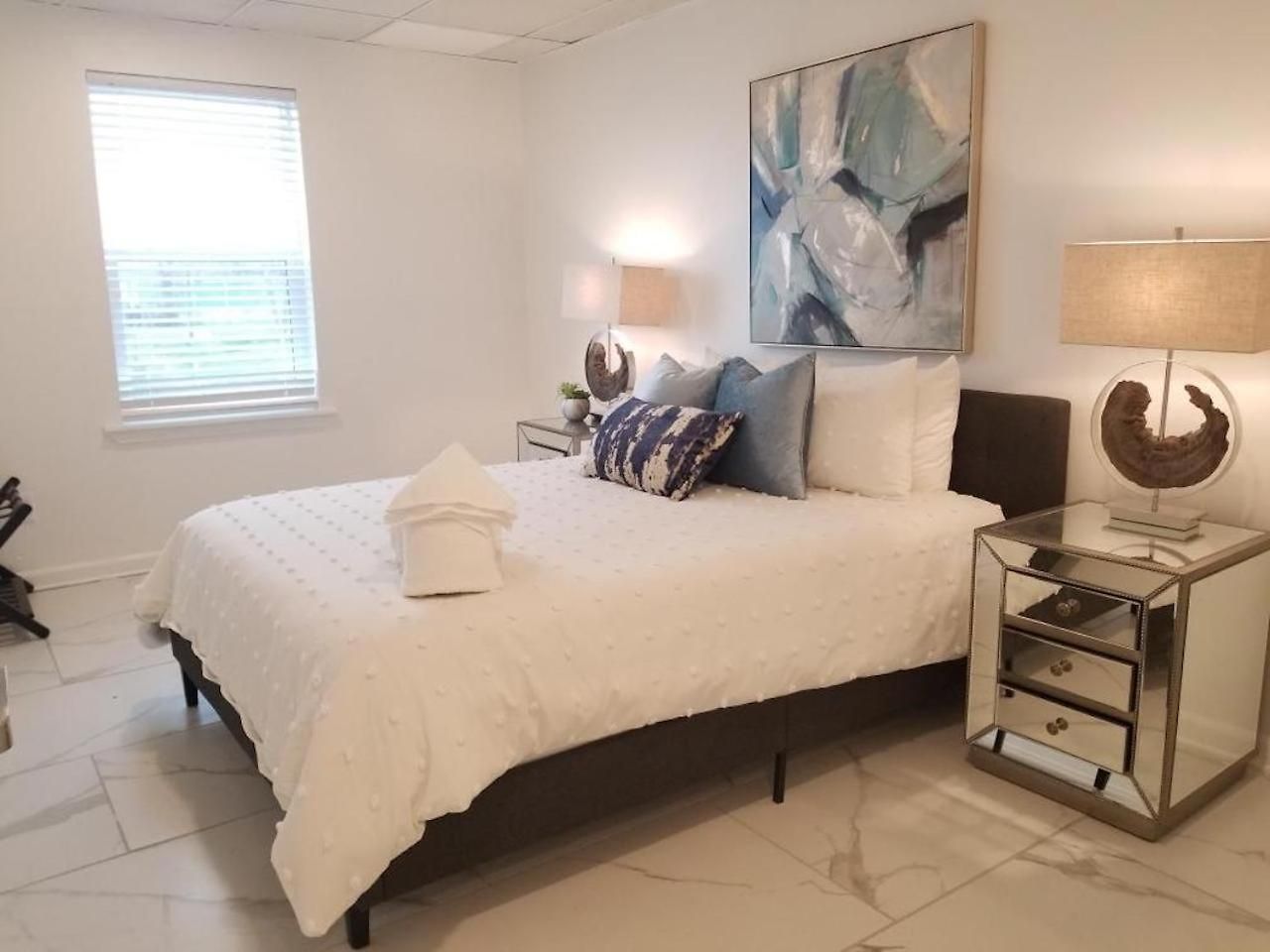 7br- Sleeps 15! Celebrity Villa! Great Rates!!