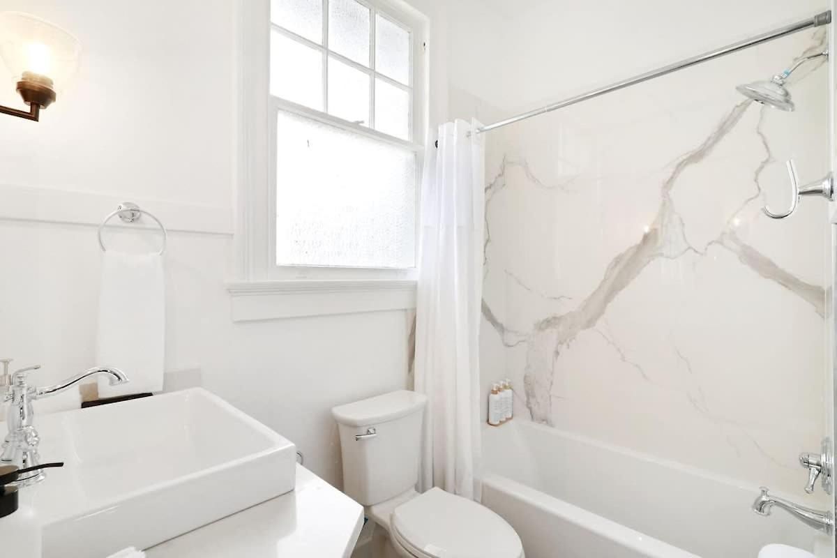 Holiday home Spacious And Elegant Family In Mid-city *