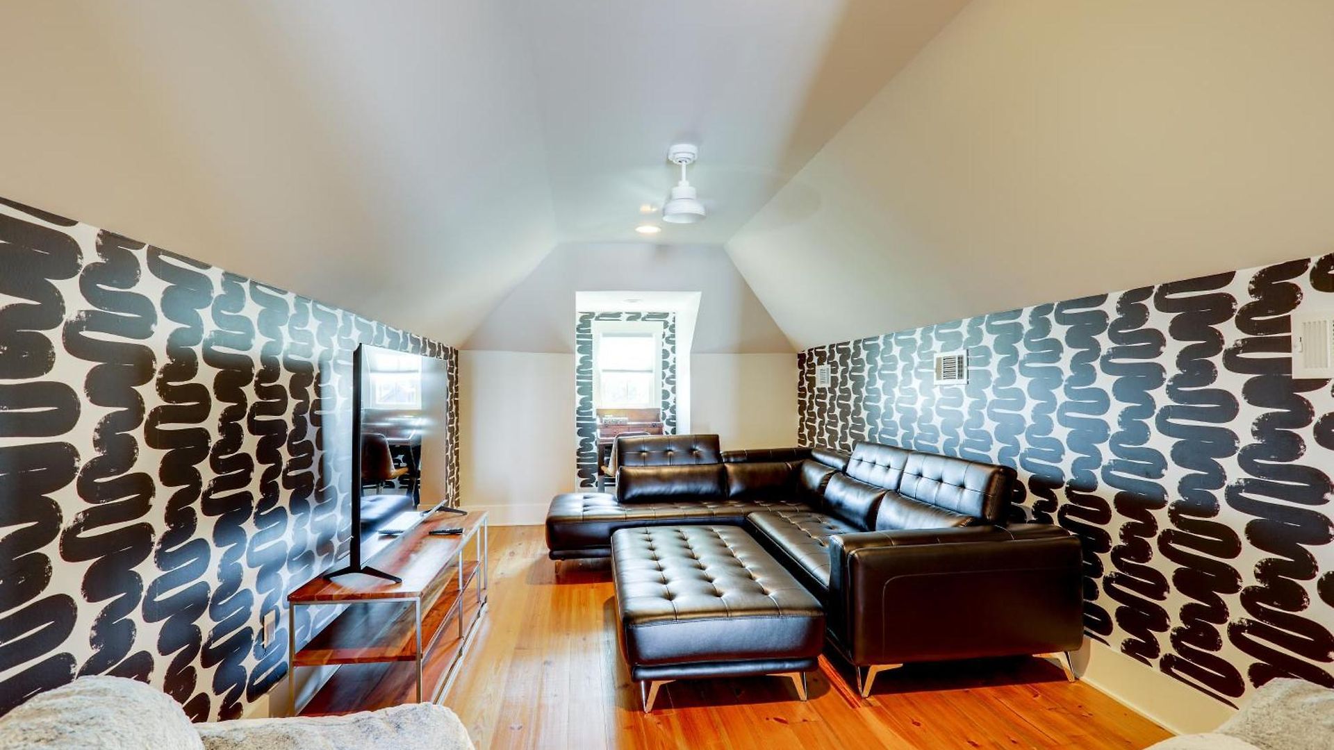 Southern Colonial Escape W/ Pool In Nola! *