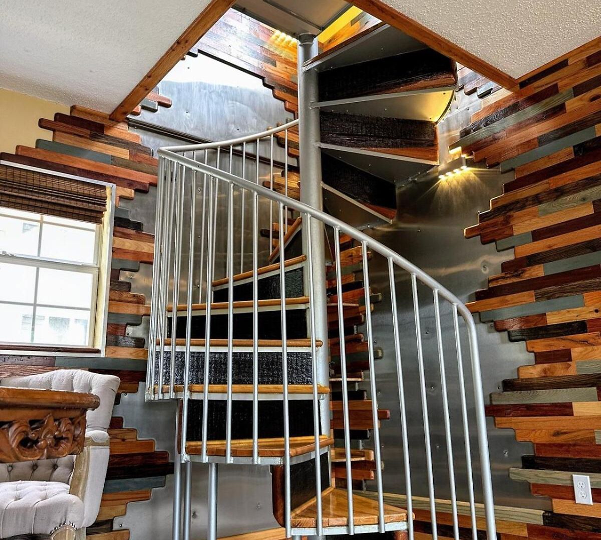 Apartment Birds' Nest