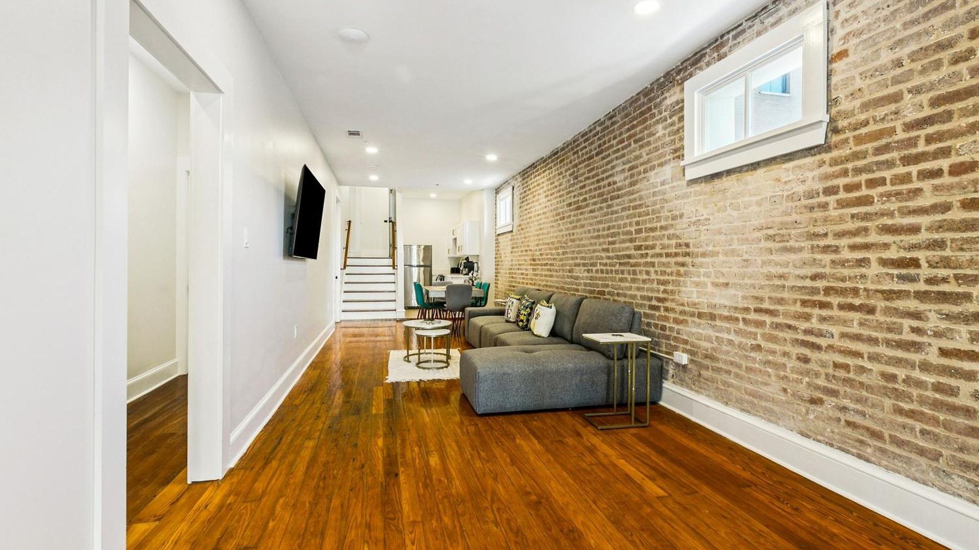 Apartment Stylish & Spacious In