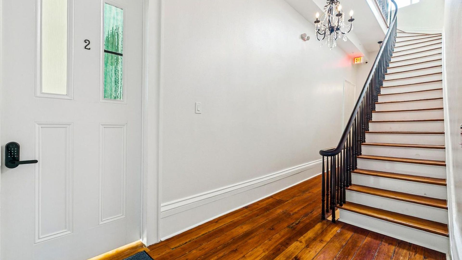 Apartment Stylish & Spacious In
