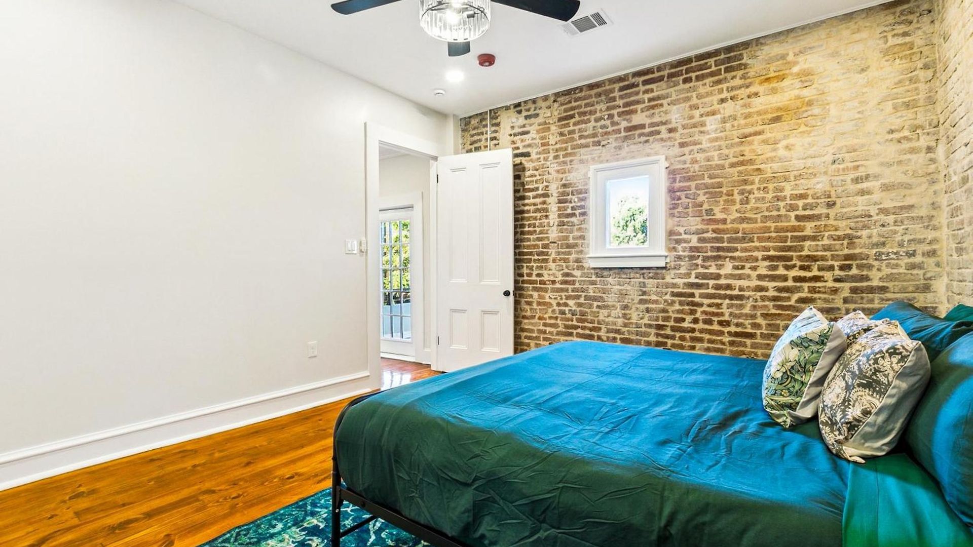 Apartment Stylish & Spacious In