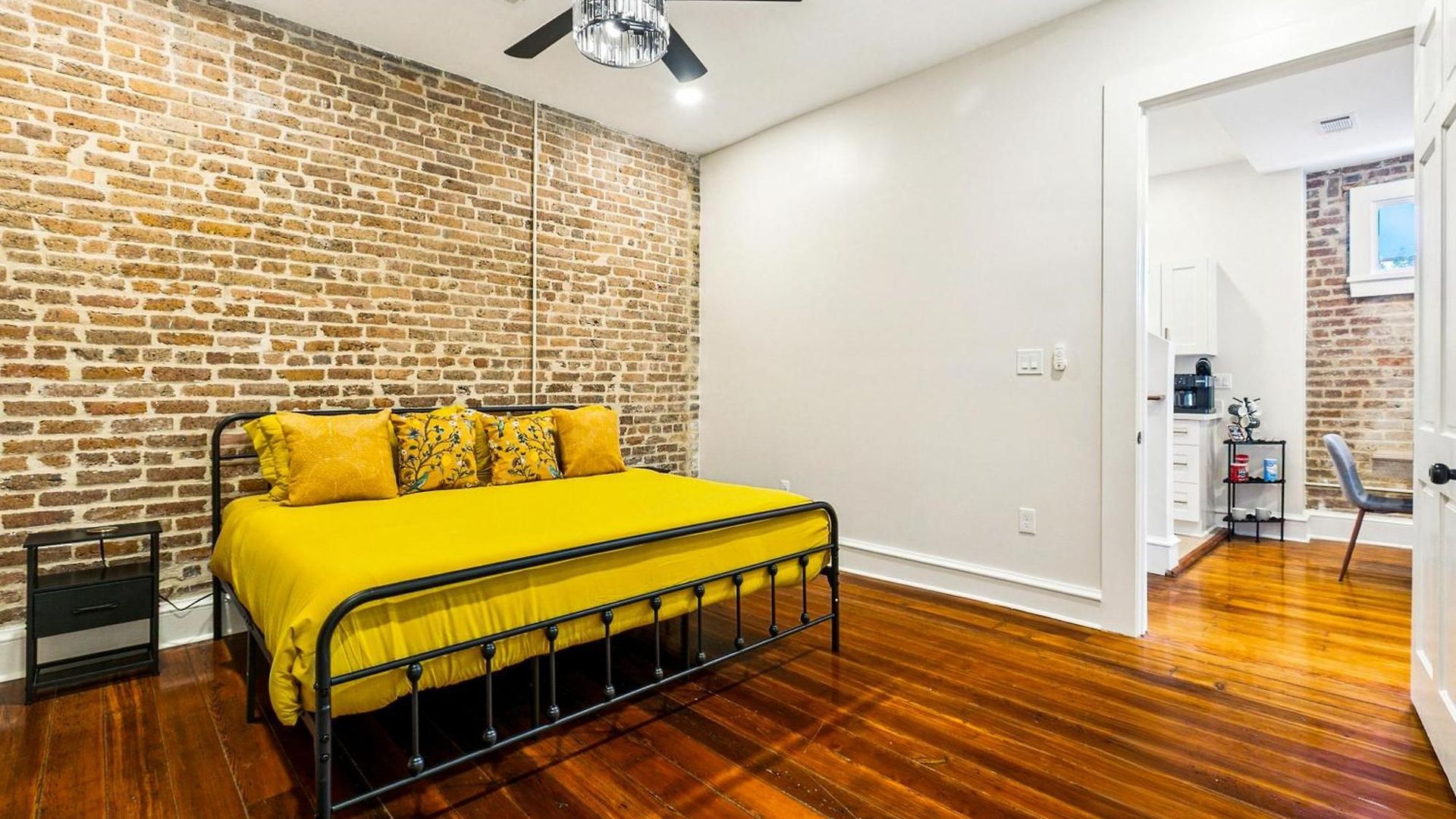 Stylish & Spacious In *