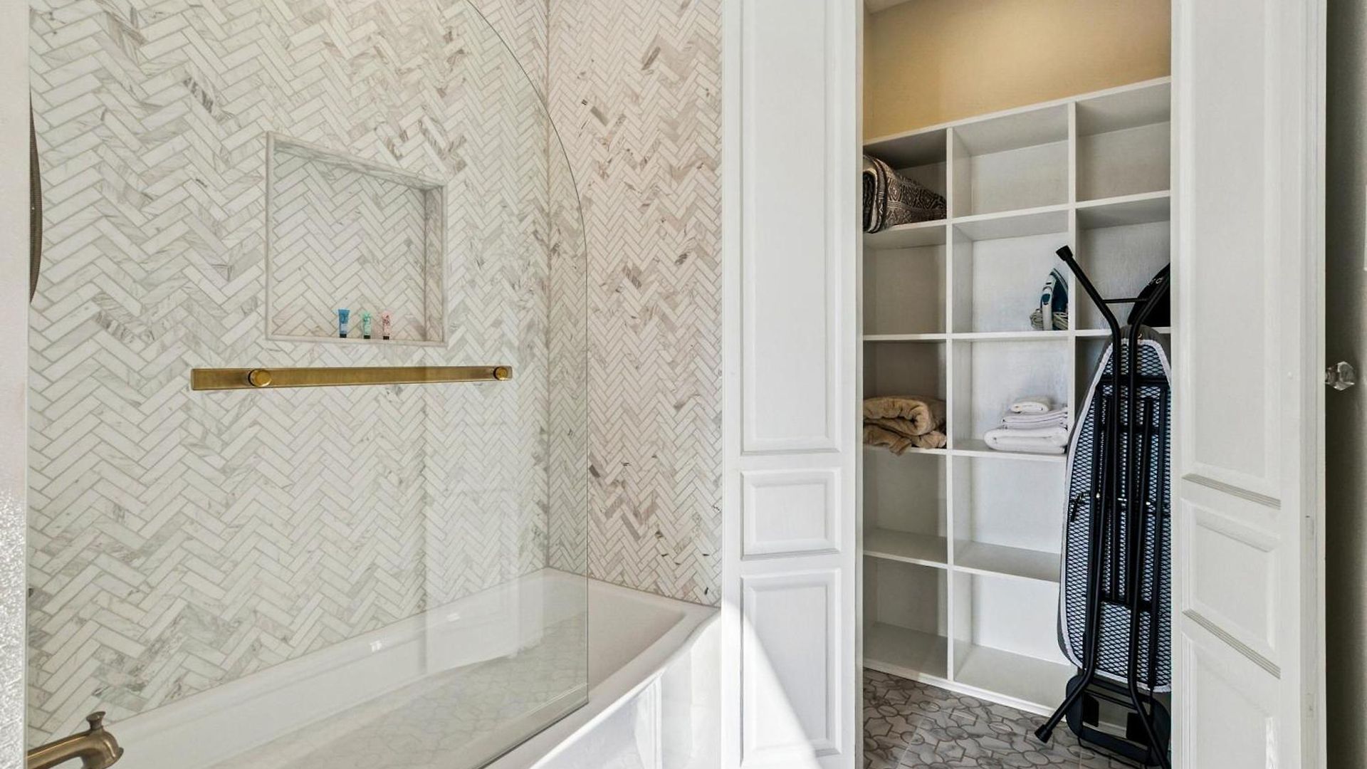 Apartment Stylish & Spacious In New Orleans