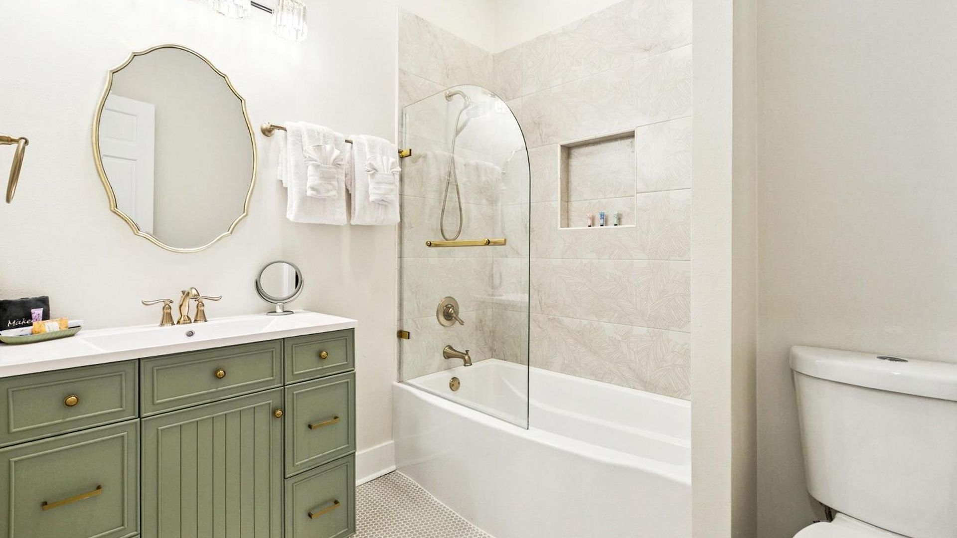 Stylish & Spacious In *