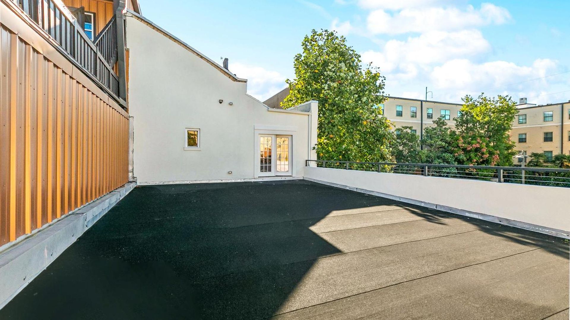 Apartment Stylish & Spacious In