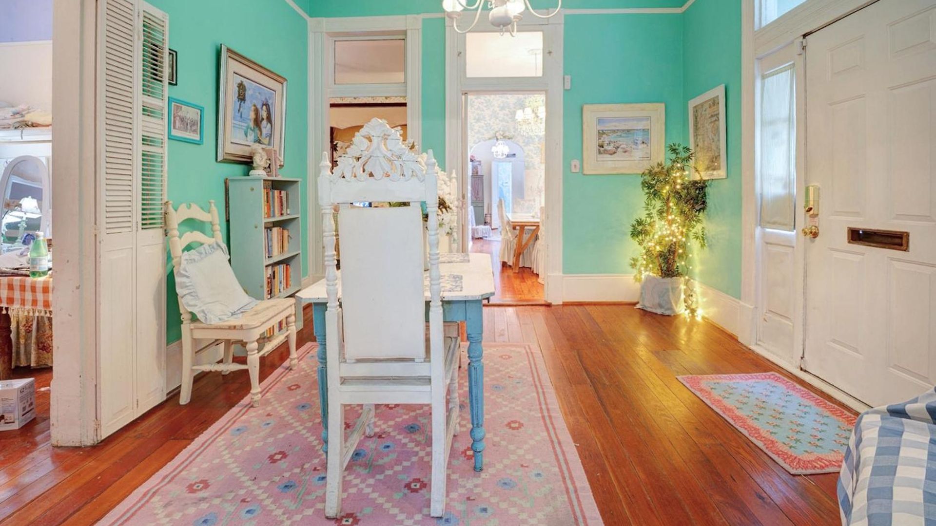 4br 3 Ba Huge, Balcony, Cemetery, Streetcar Sleeps 8! Holiday home