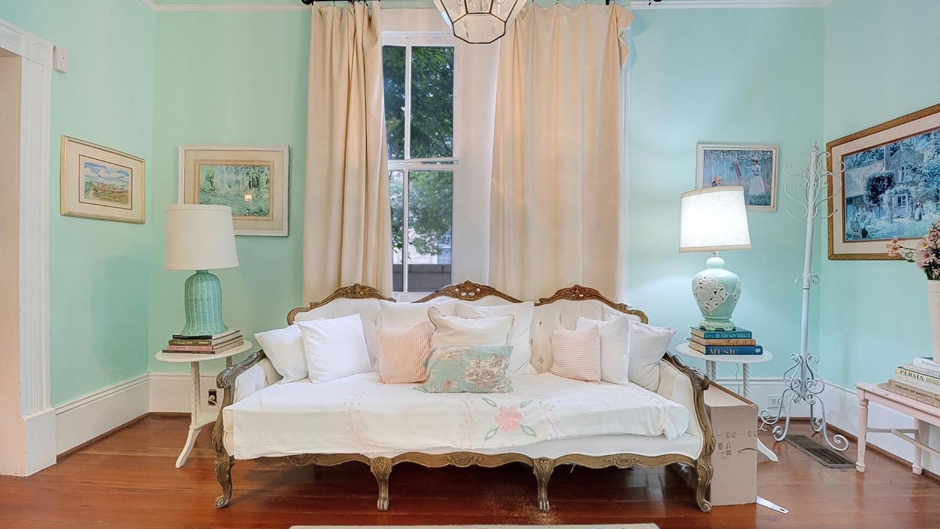Holiday home 4br 3 Ba Huge, Balcony, Cemetery, Streetcar Sleeps 8! New Orleans