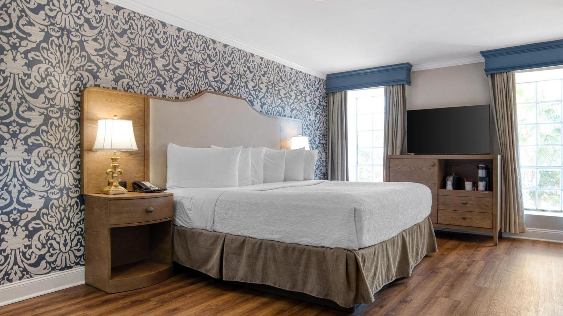 Western French Quarter Courtyard Hotel 4*