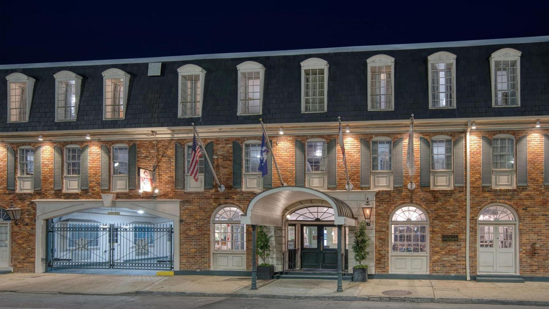 Western French Quarter Courtyard Hotel