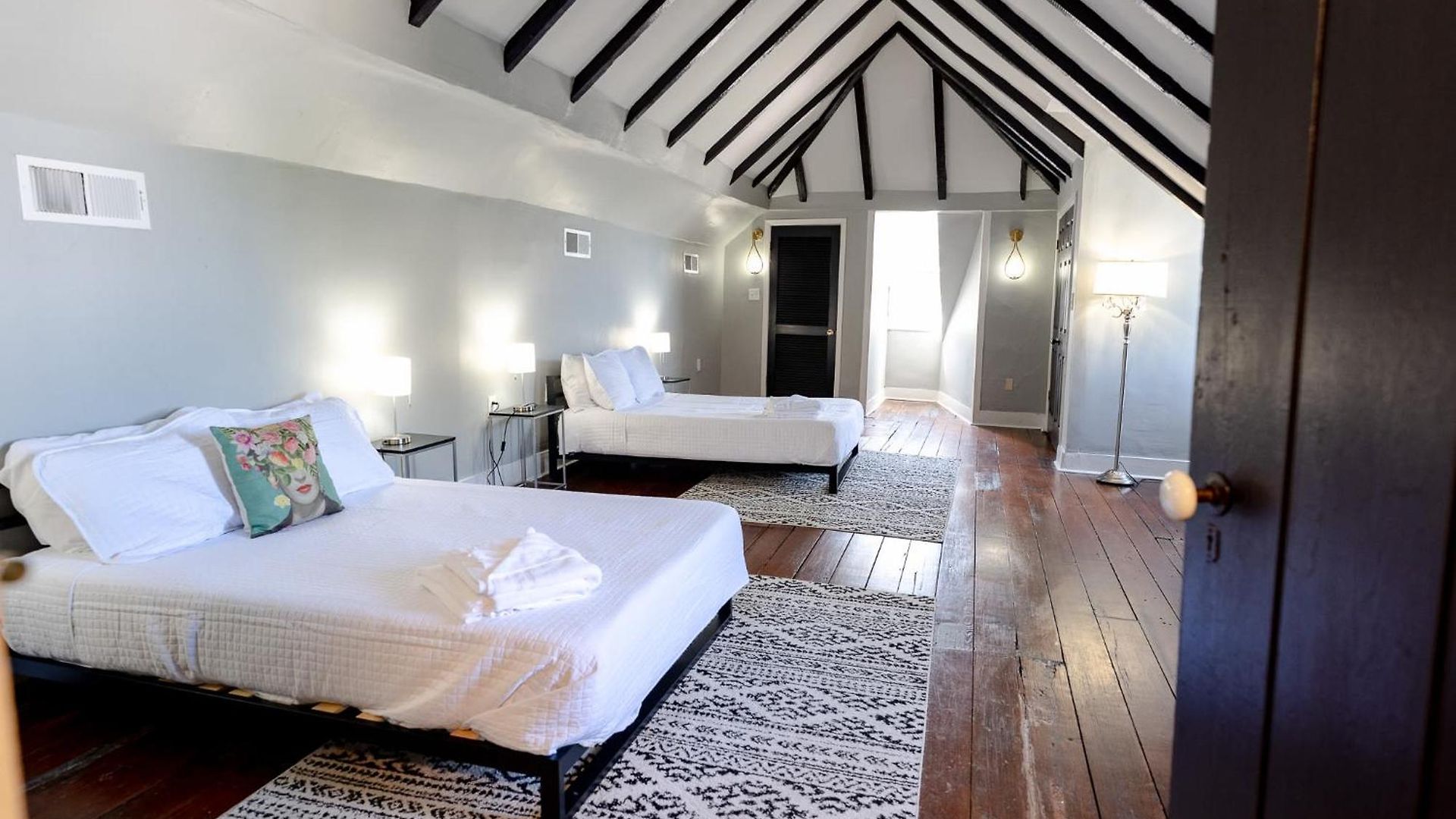 Delight House Inn *