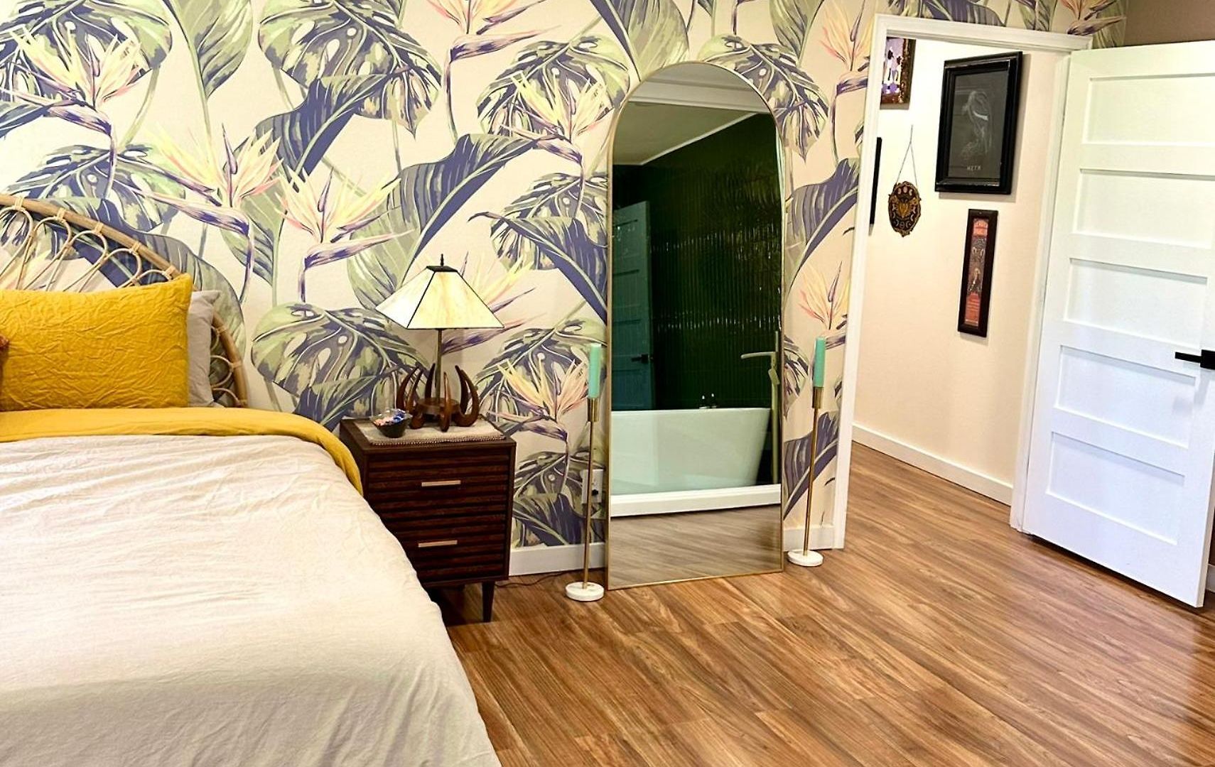 The Railyard Nola - Adult Only, Clothing Optional Pool Bed & Breakfast