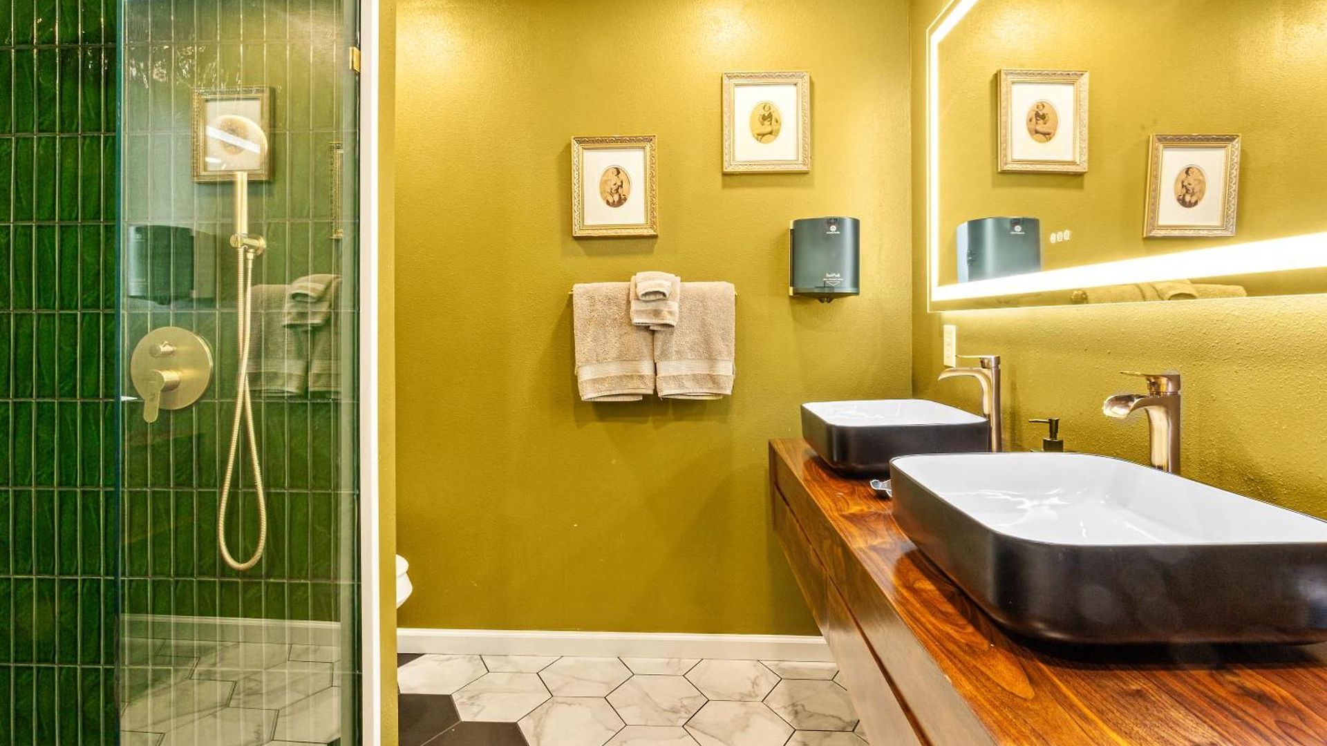 The Railyard Nola - Adult Only, Clothing Optional Pool Bed & Breakfast *
