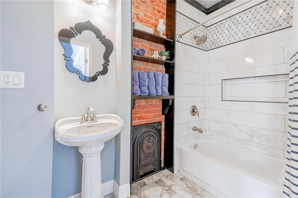 Apartment Walker Mansion On St Charles Ave - Unit 6 *