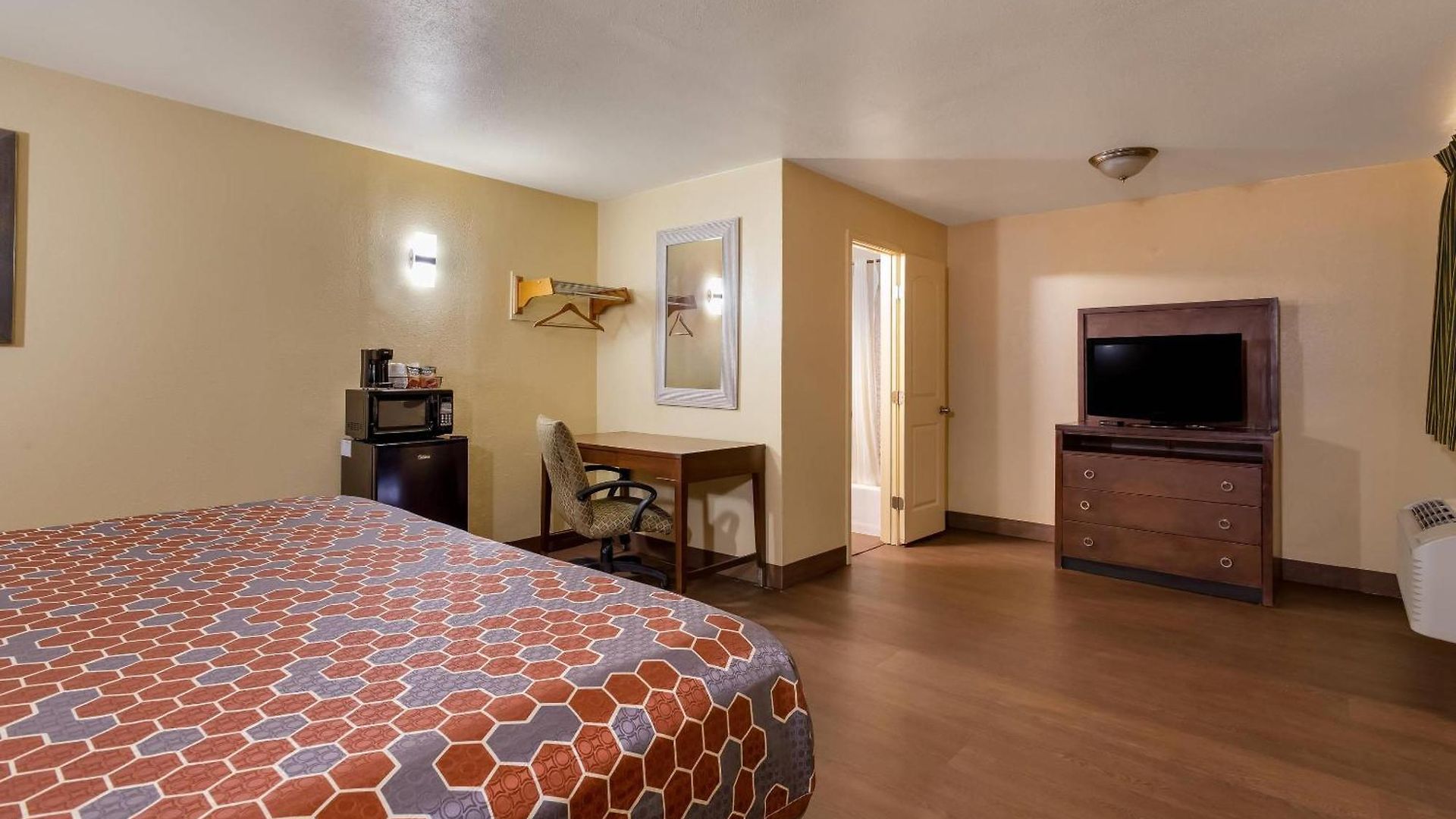Relax Inn & Suites
