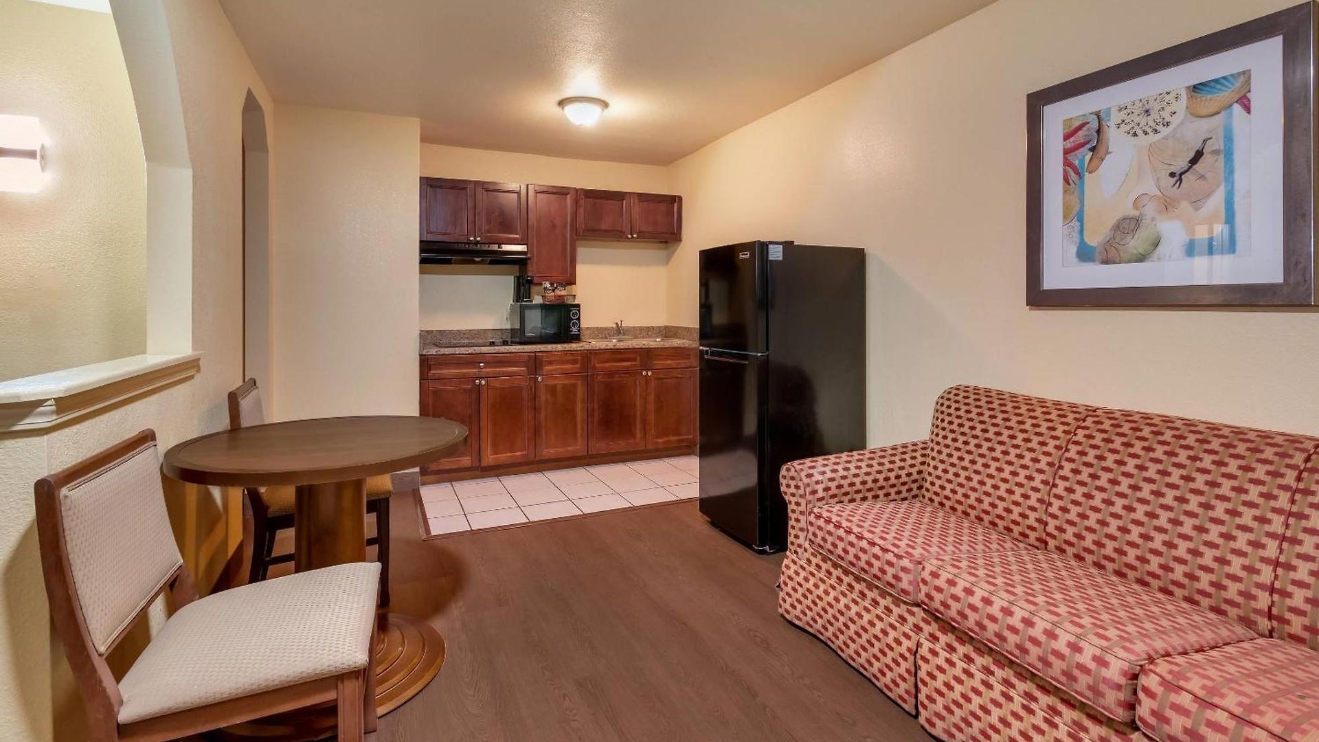 Hotel Relax Inn & Suites *