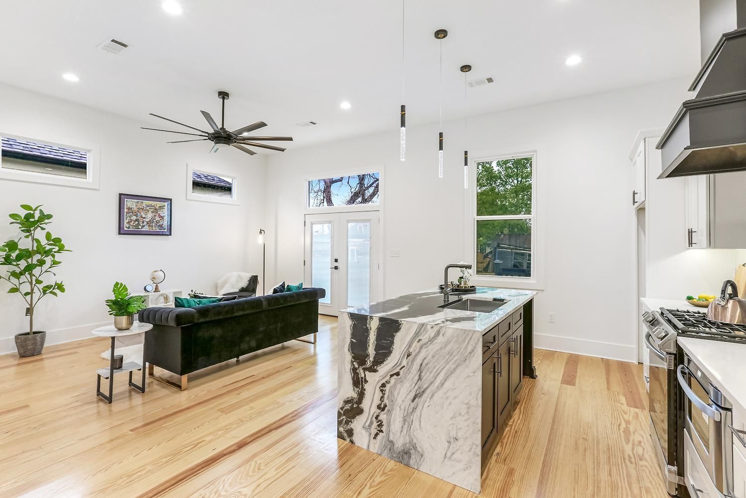 The Royal Haus Nola 3 Bed Beauty