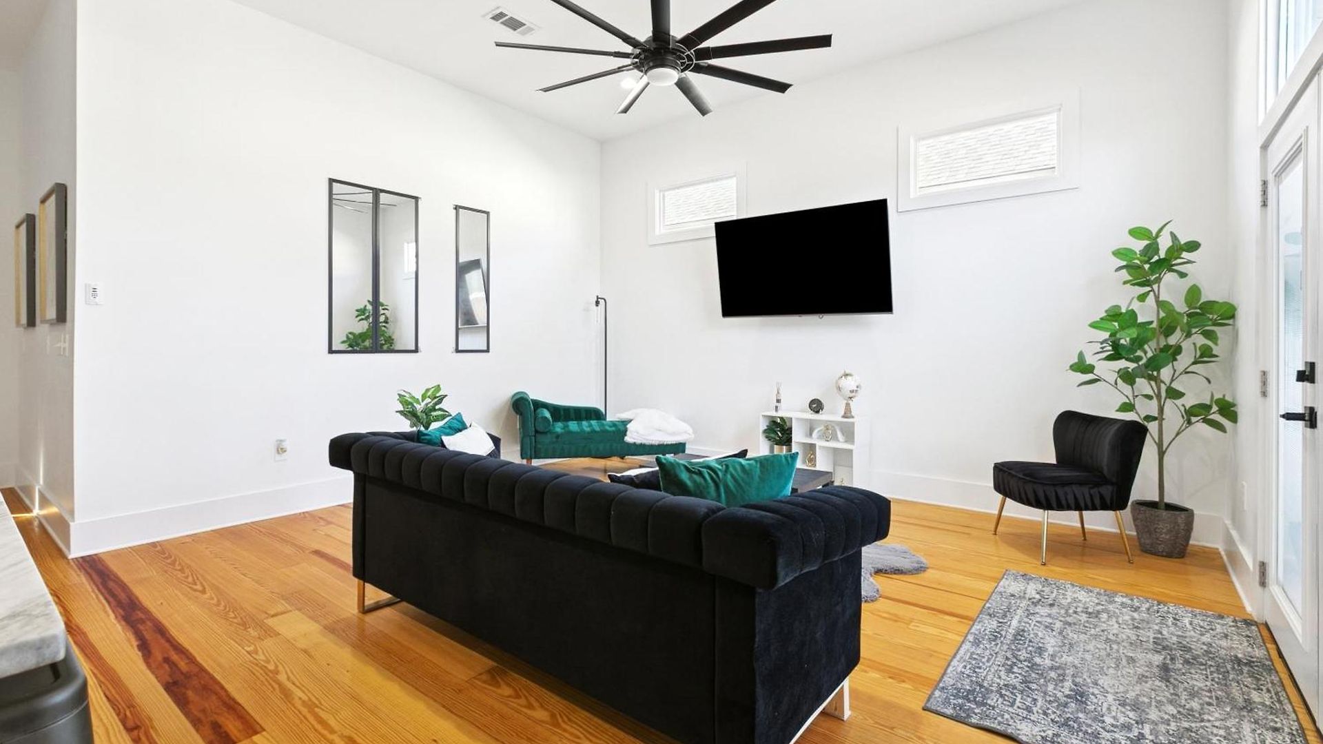 The Royal Haus Nola 3 Bed Beauty