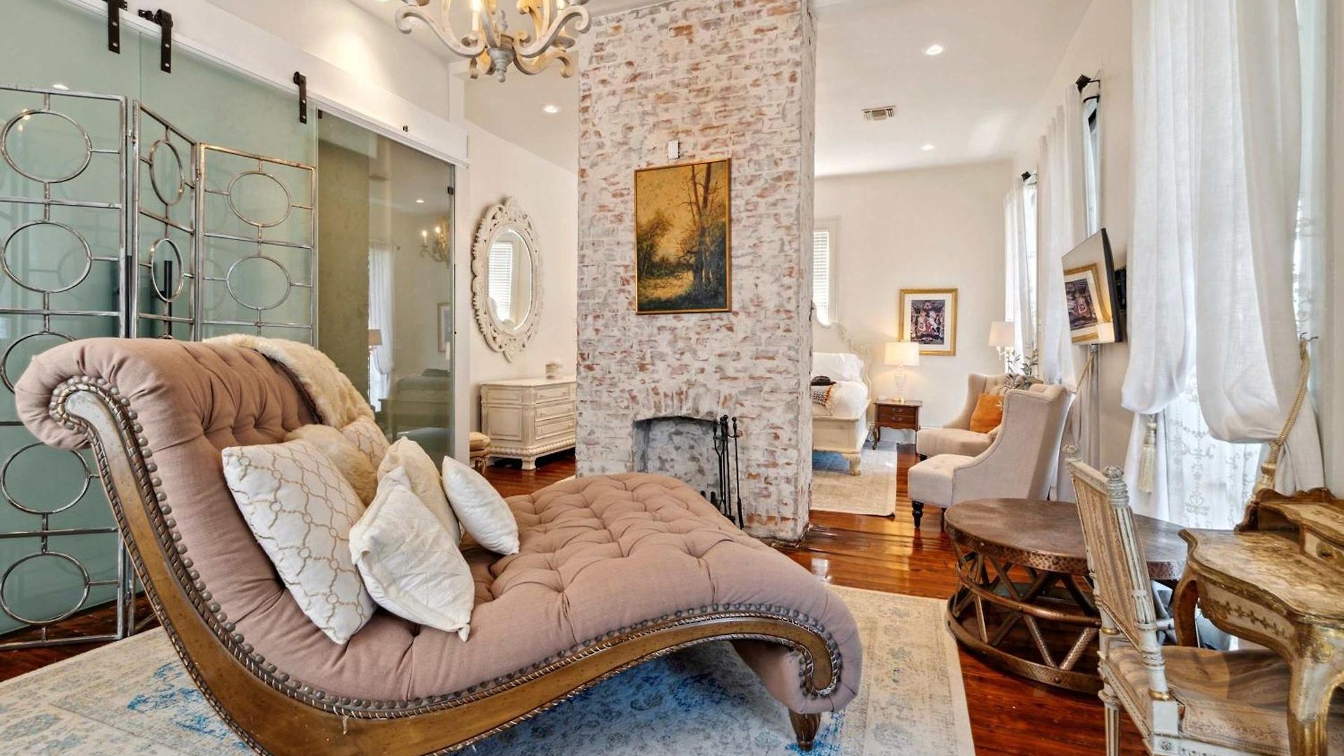Villa Bright W Heated Pool & Pool Table 5br 4ba New Orleans