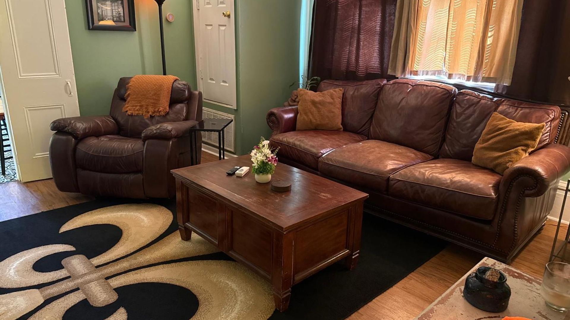 2 Bedroom 2 Bath Fun Vibes No Pet Fees Holiday home New Orleans