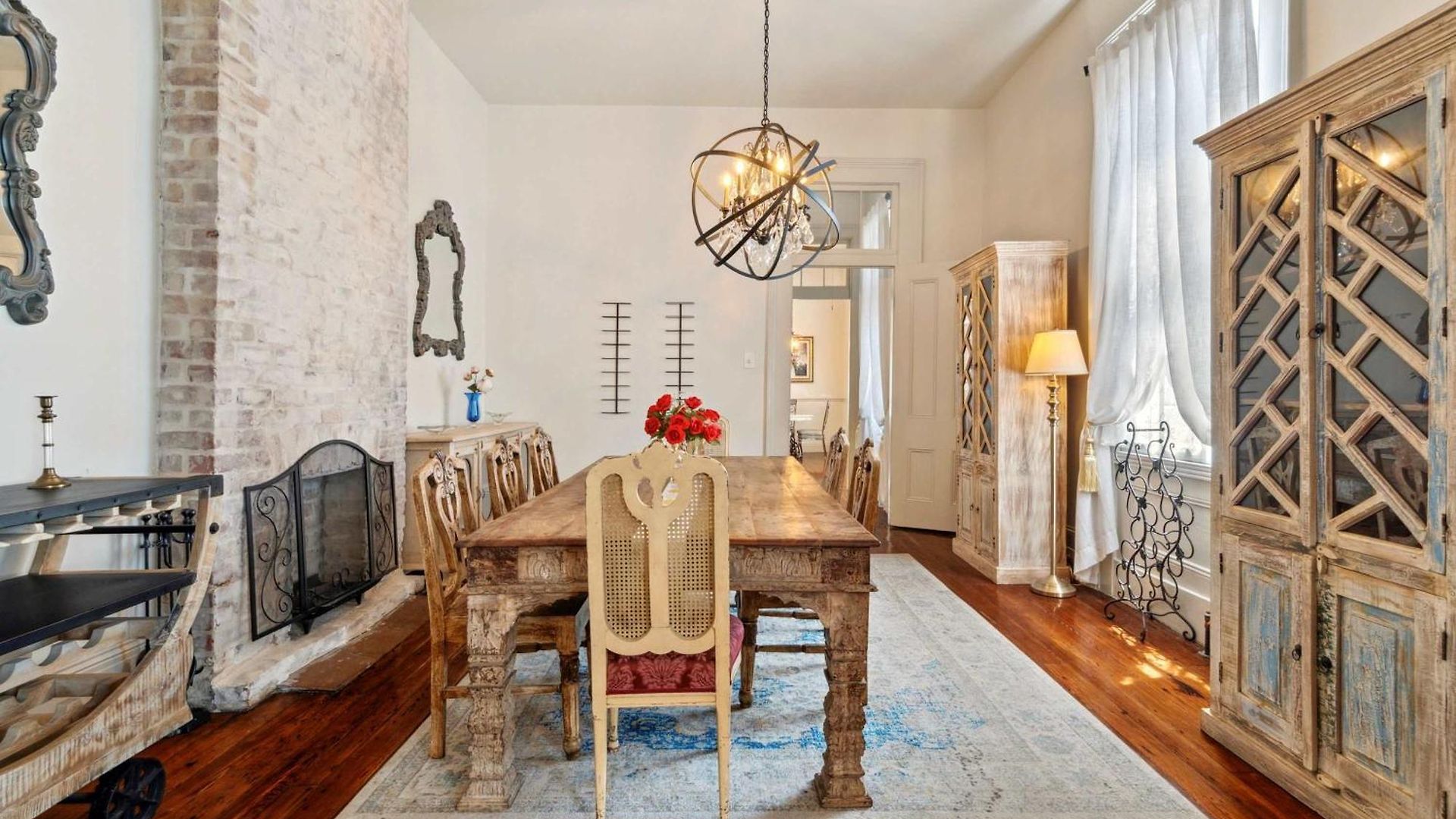 Bright W Heated Pool & Pool Table 5br 4ba Villa New Orleans