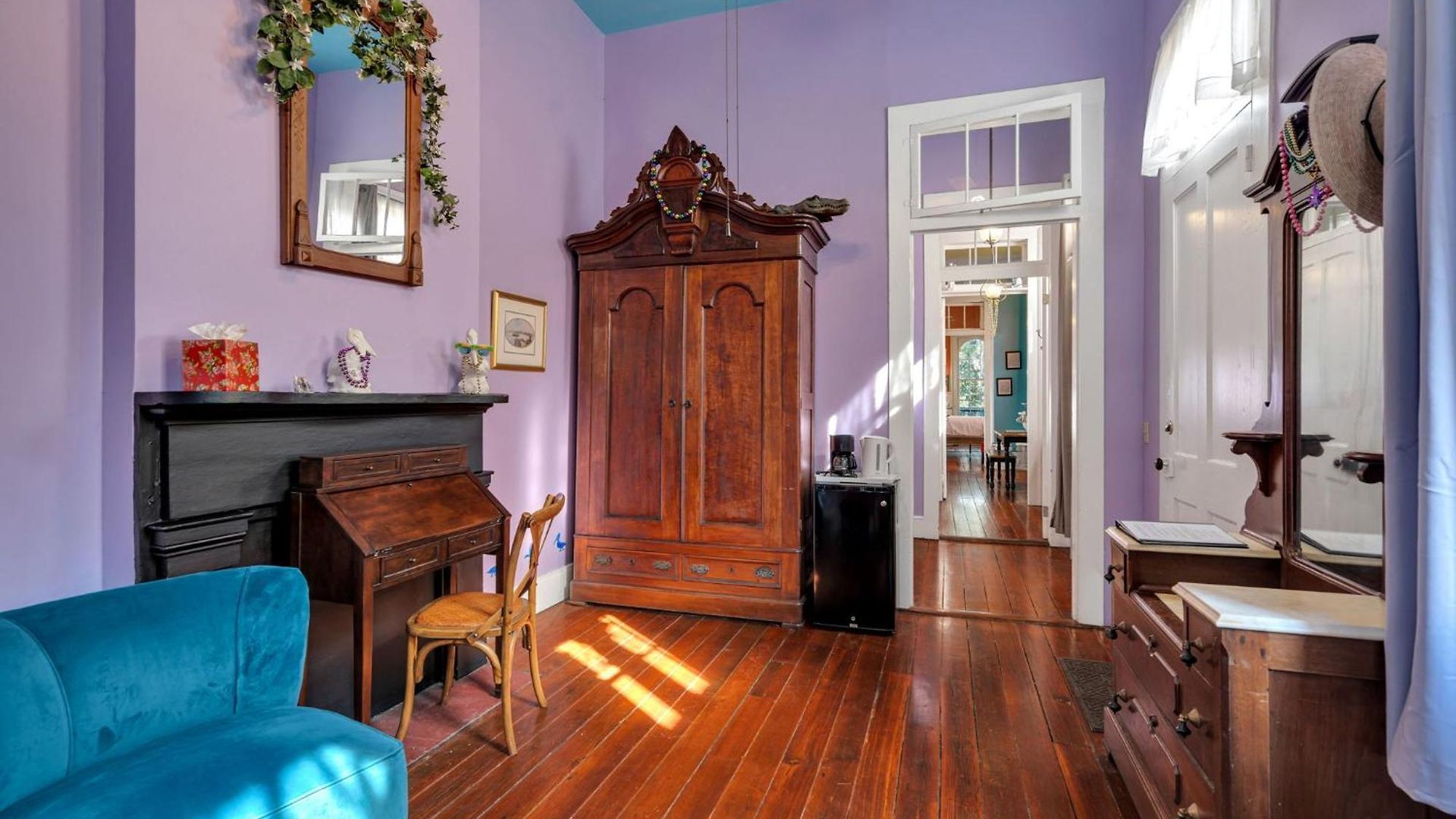 Antique W Garden Views On Esplanade