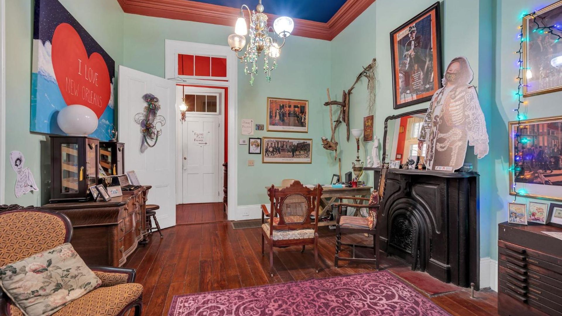 Antique W Garden Views On Esplanade