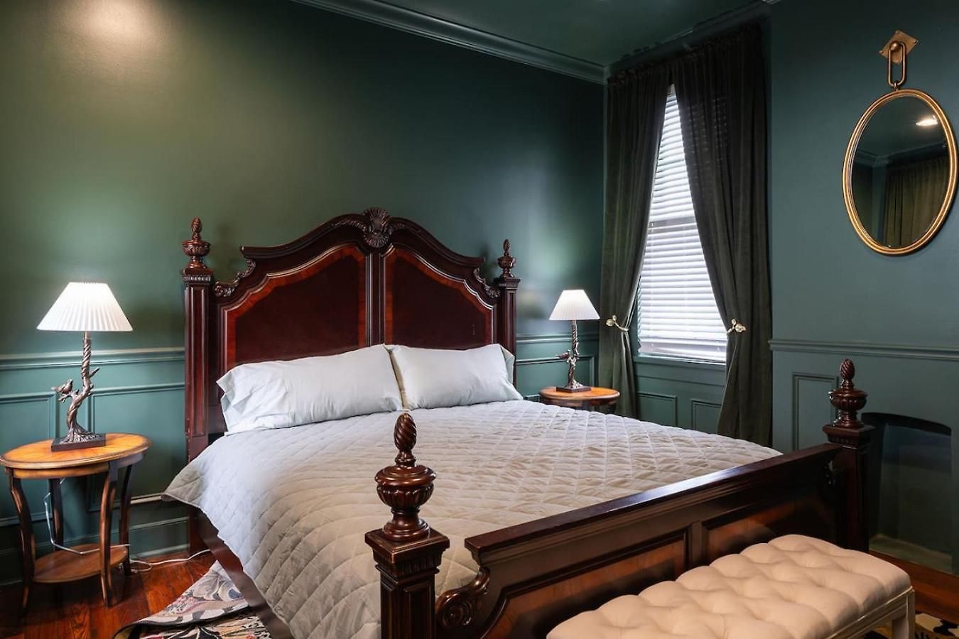 5 Themed Units In Fq With Pool