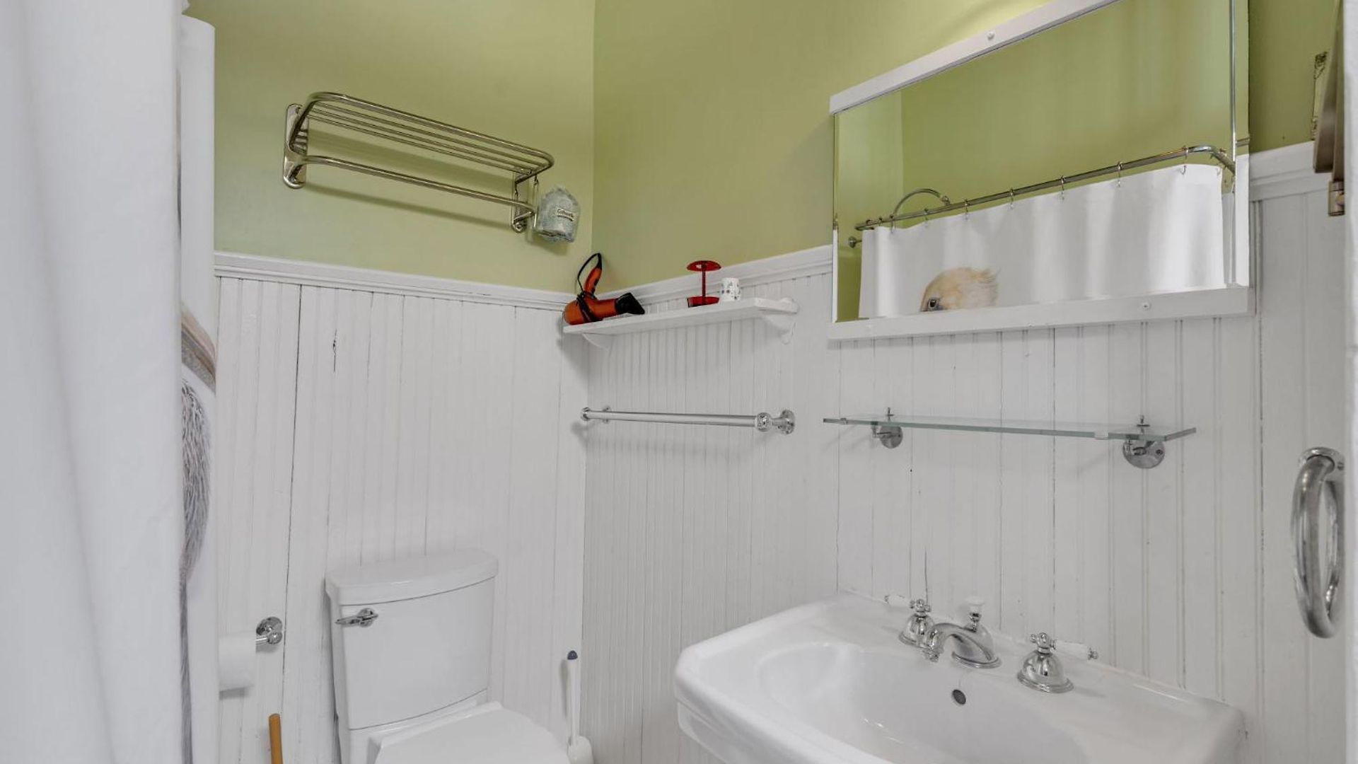 Antique W Garden Views On Esplanade 3*