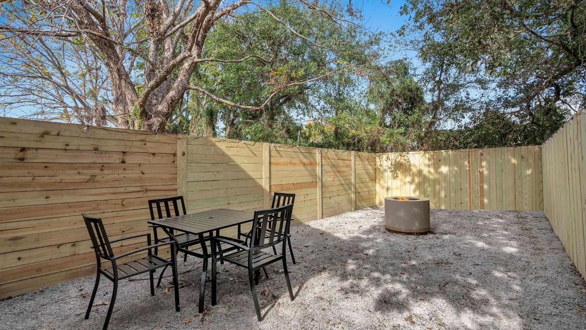Shotgun W Fire Pit & Fenced Yard