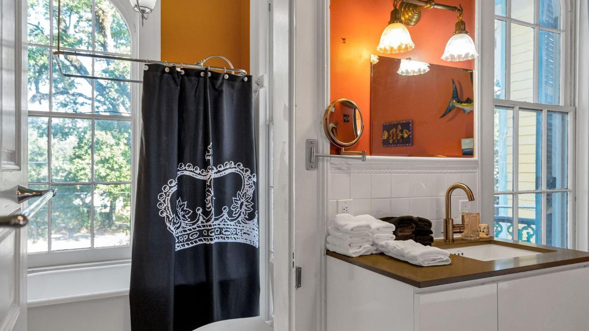 Peaceful Retreat W Balcony Near French Quarter Bed & Breakfast 3*