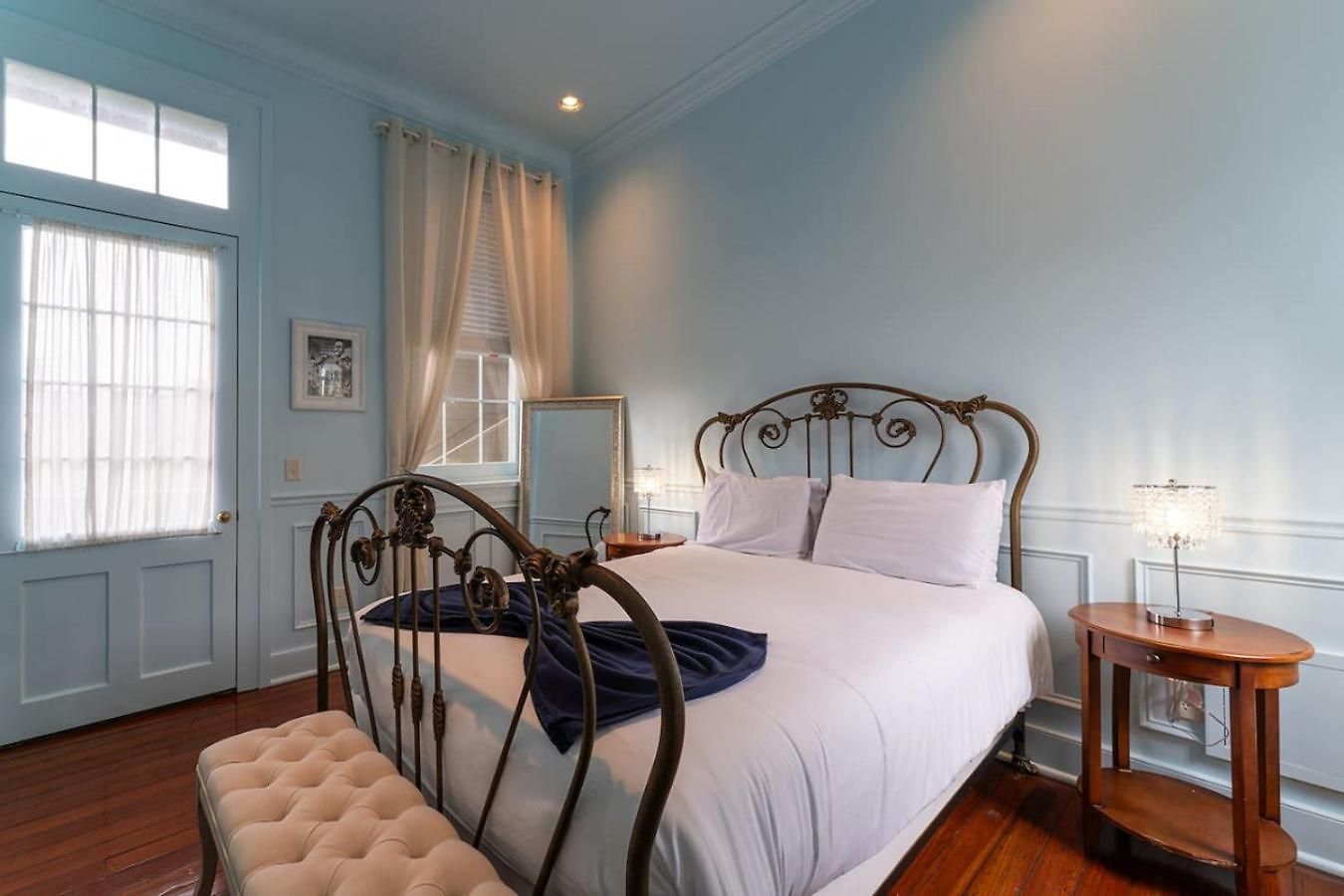 5 Themed Units In Fq With Pool *
