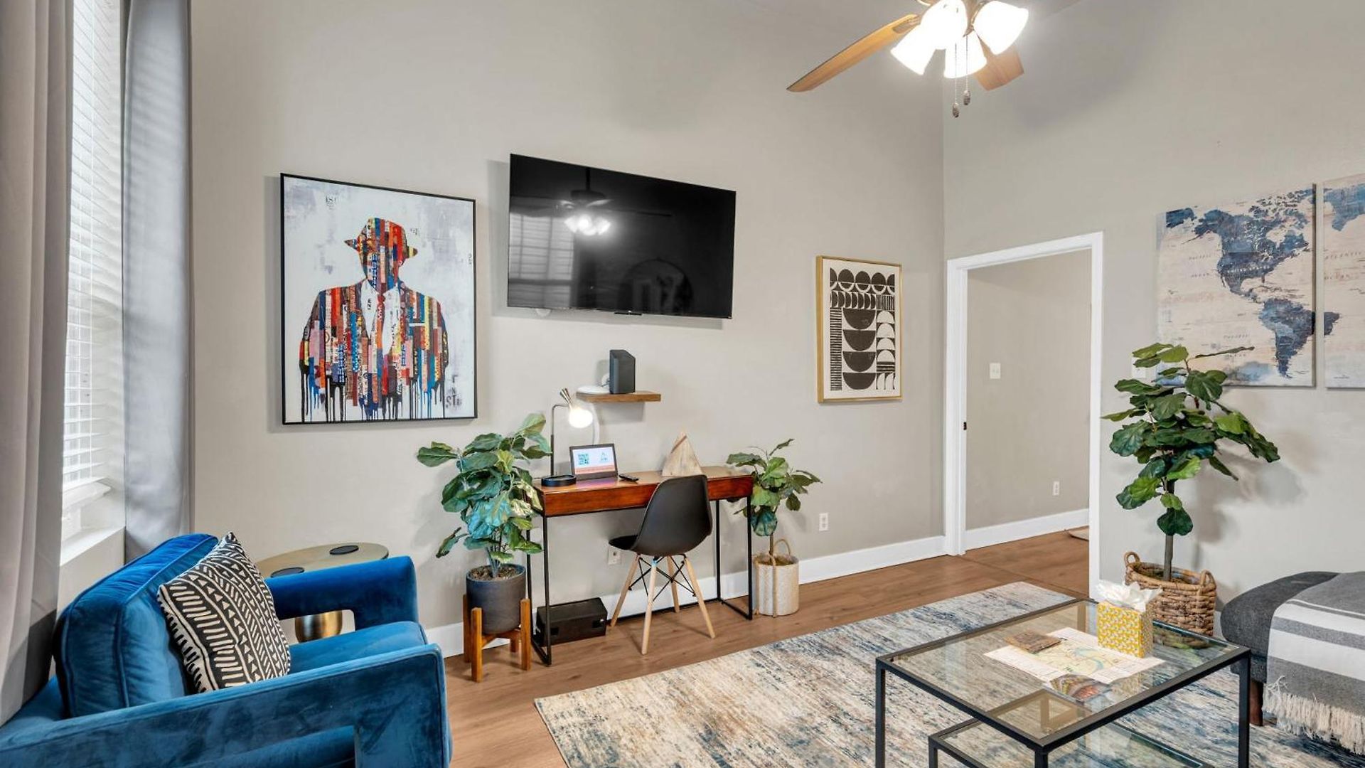 Tranquil Retreat W High Ceilings Near Streetcar Holiday home *