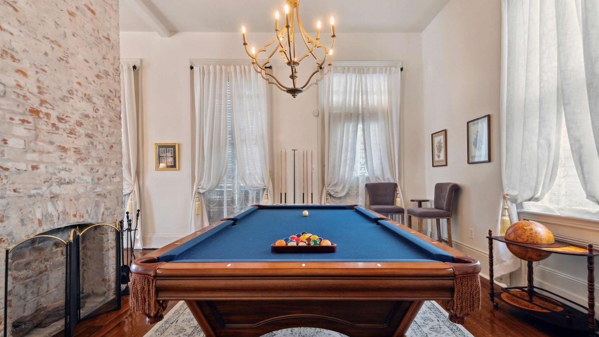 Villa Bright W Heated Pool & Pool Table 5br 4ba *