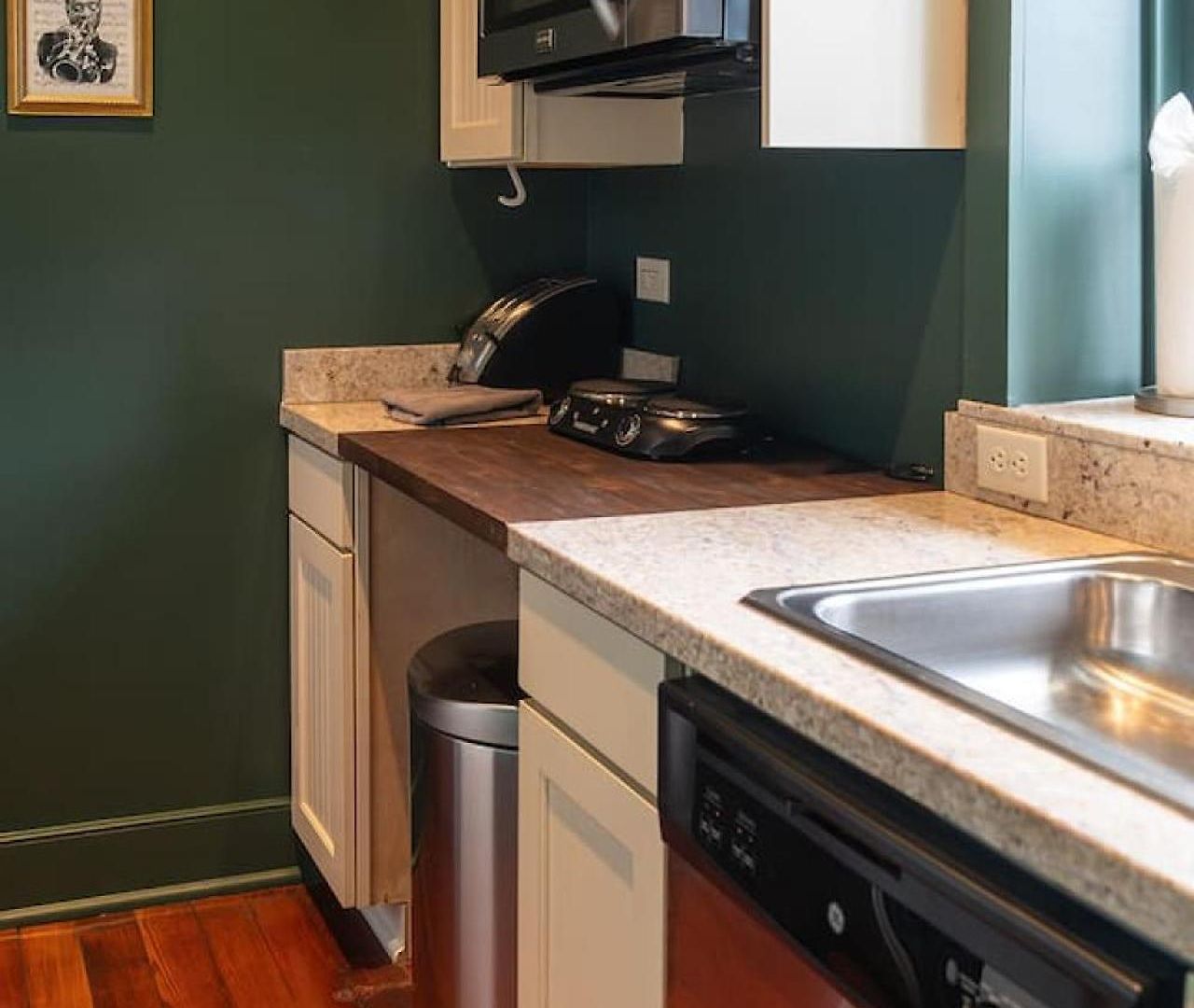 5 Themed Units In Fq With Pool New Orleans