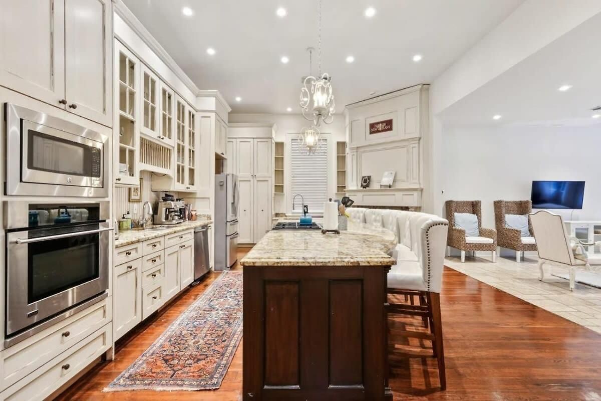 Bright W Heated Pool & Pool Table 5br 4ba Villa *
