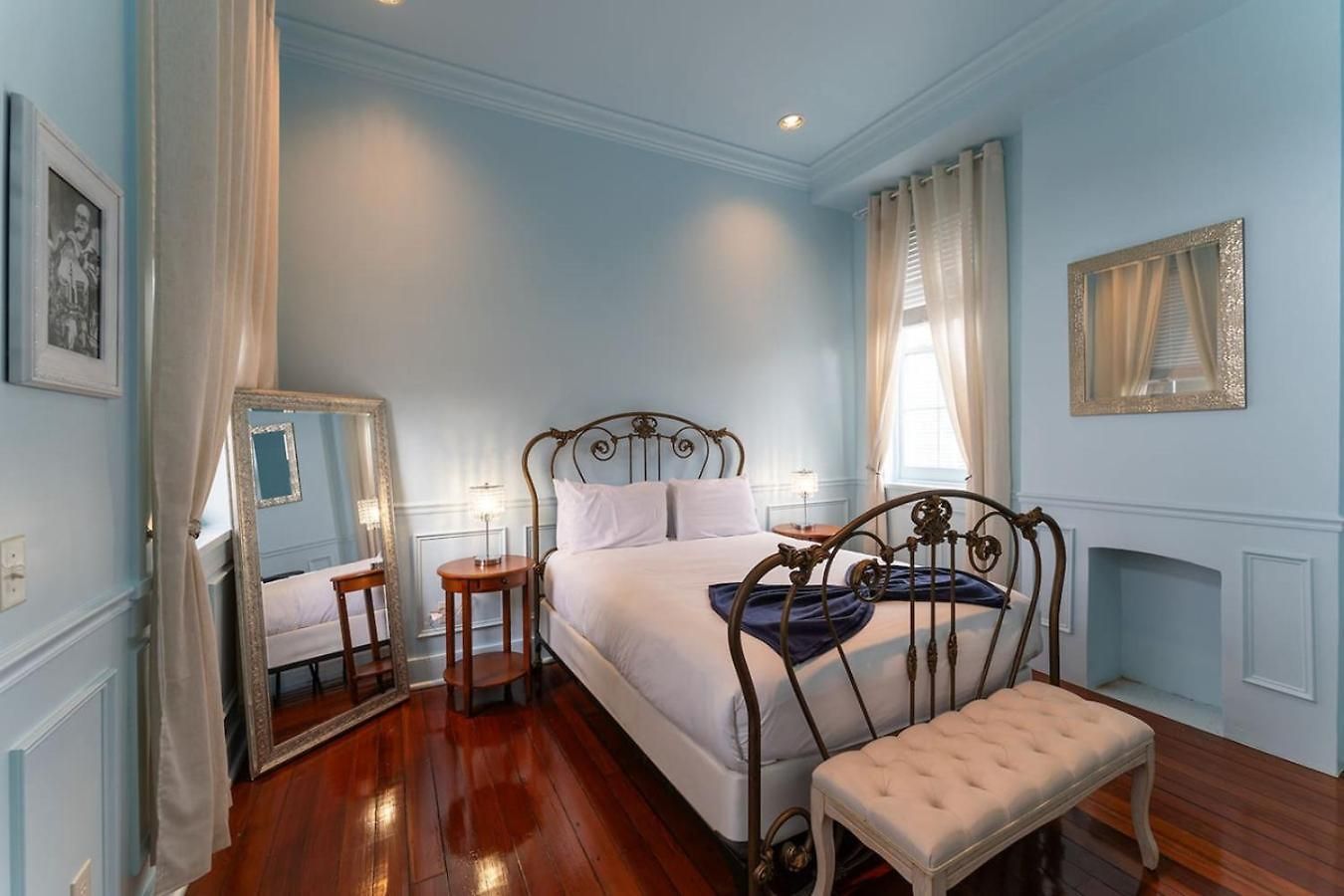 5 Themed Units In Fq With Pool *